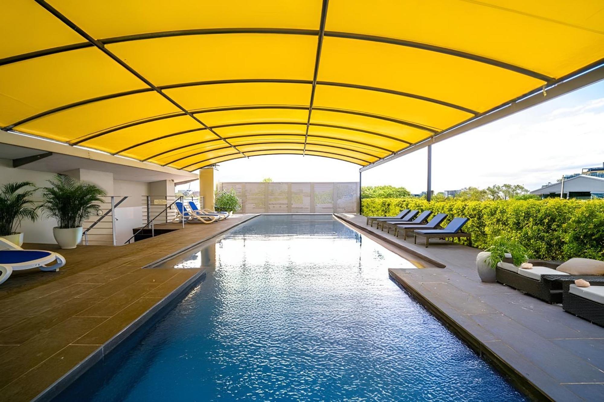 Apartment Bright 1br With On-site Gym I Sauna I Pool And Parking