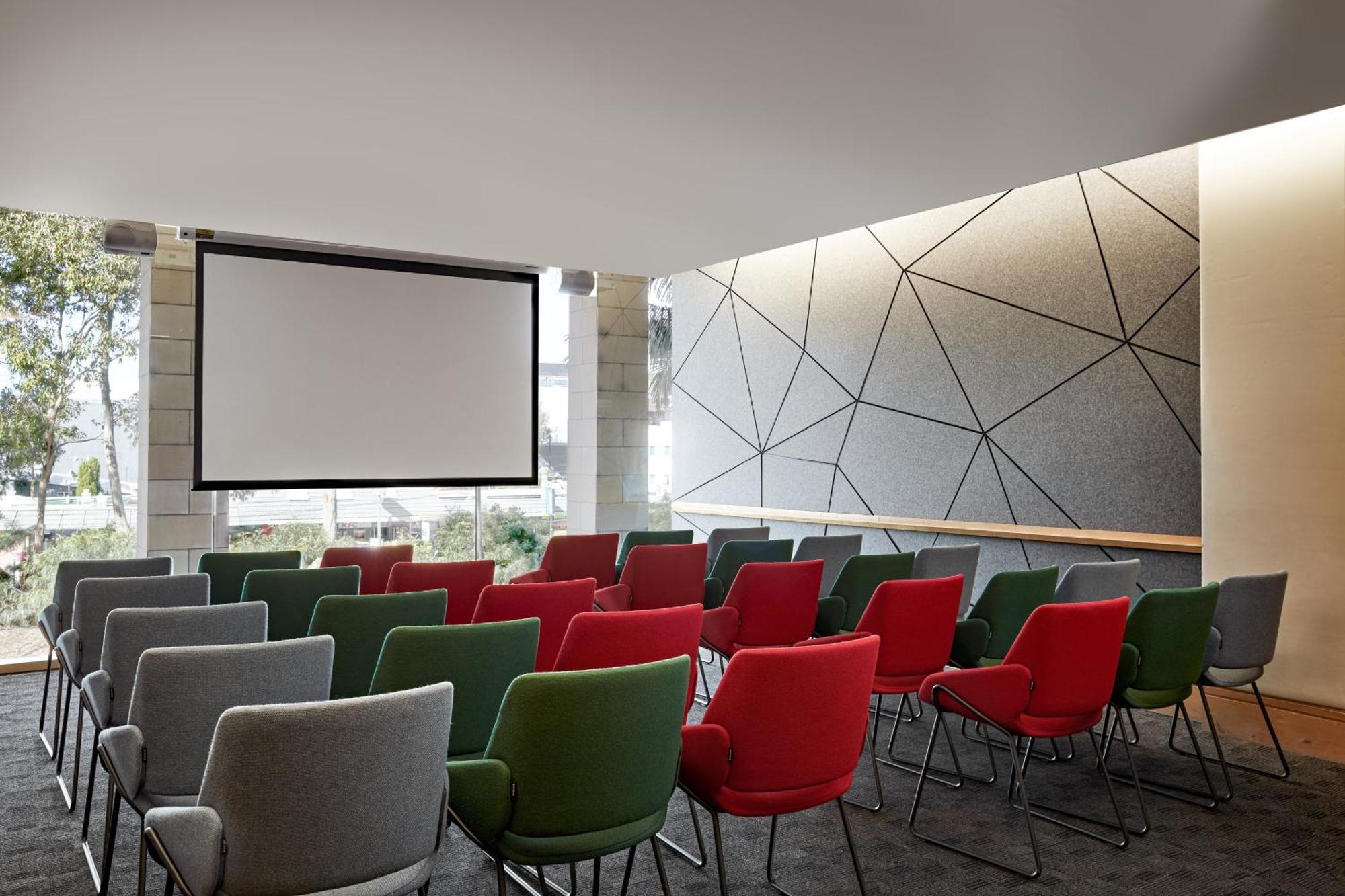 Crowne Plaza Macquarie Park By Ihg 4*