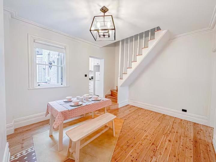 Kent St Townhouse Villa Sydney