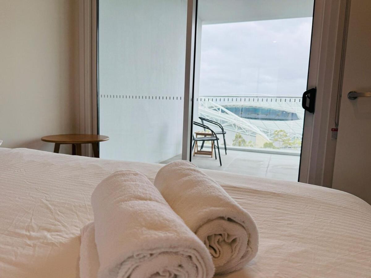 Olympic Park Gem 2 Bedroom Condo-parking, Pool Gym 10 Apartment *