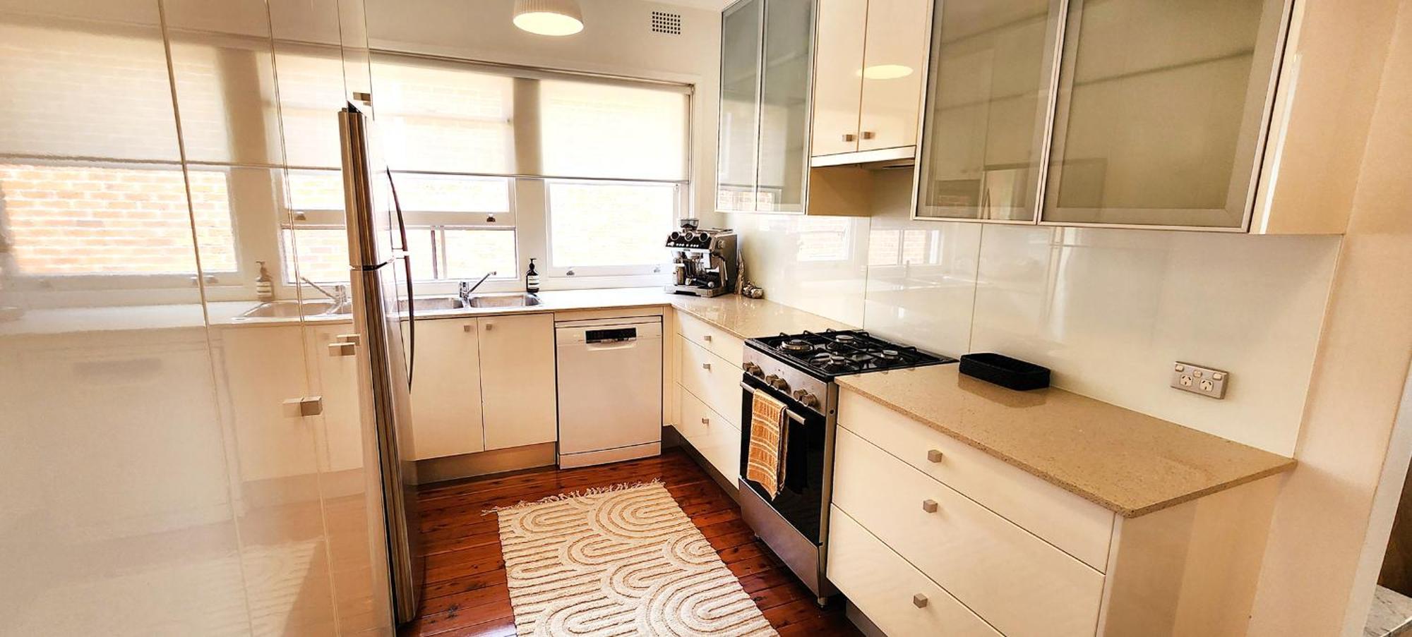 Elegantly Appointed With Harbour Views Apartment Sydney