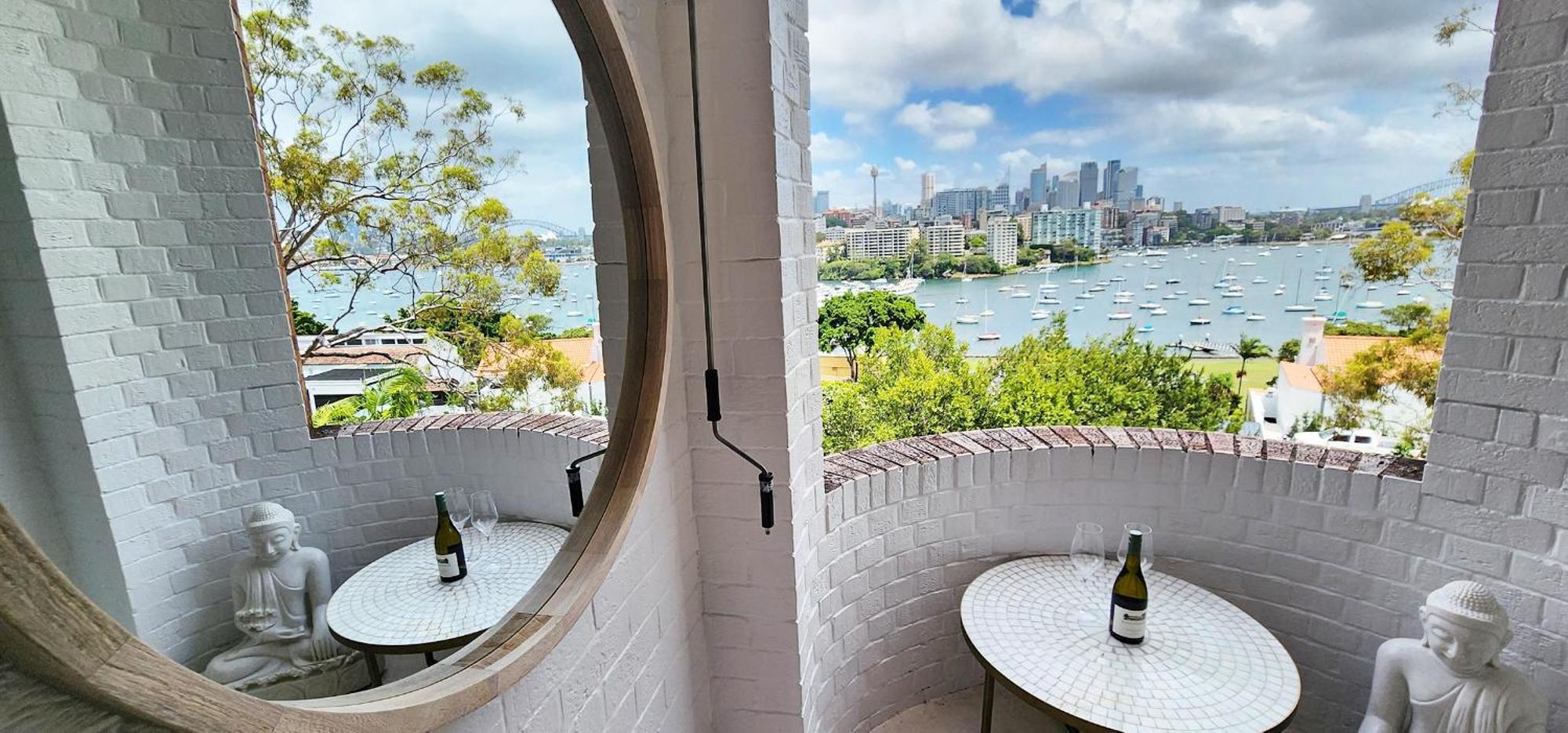 Elegantly Appointed With Harbour Views * Sydney