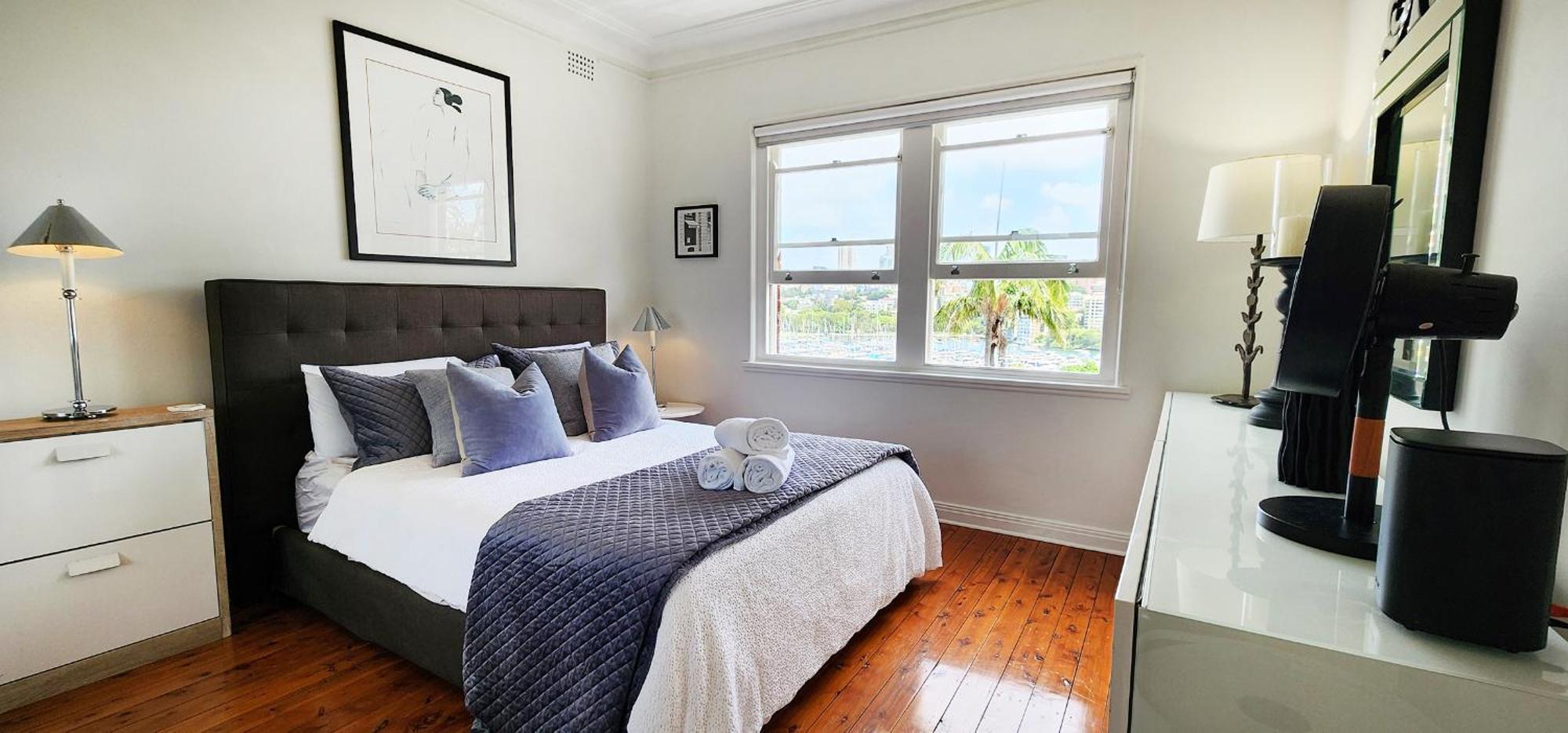 Elegantly Appointed With Harbour Views Sydney
