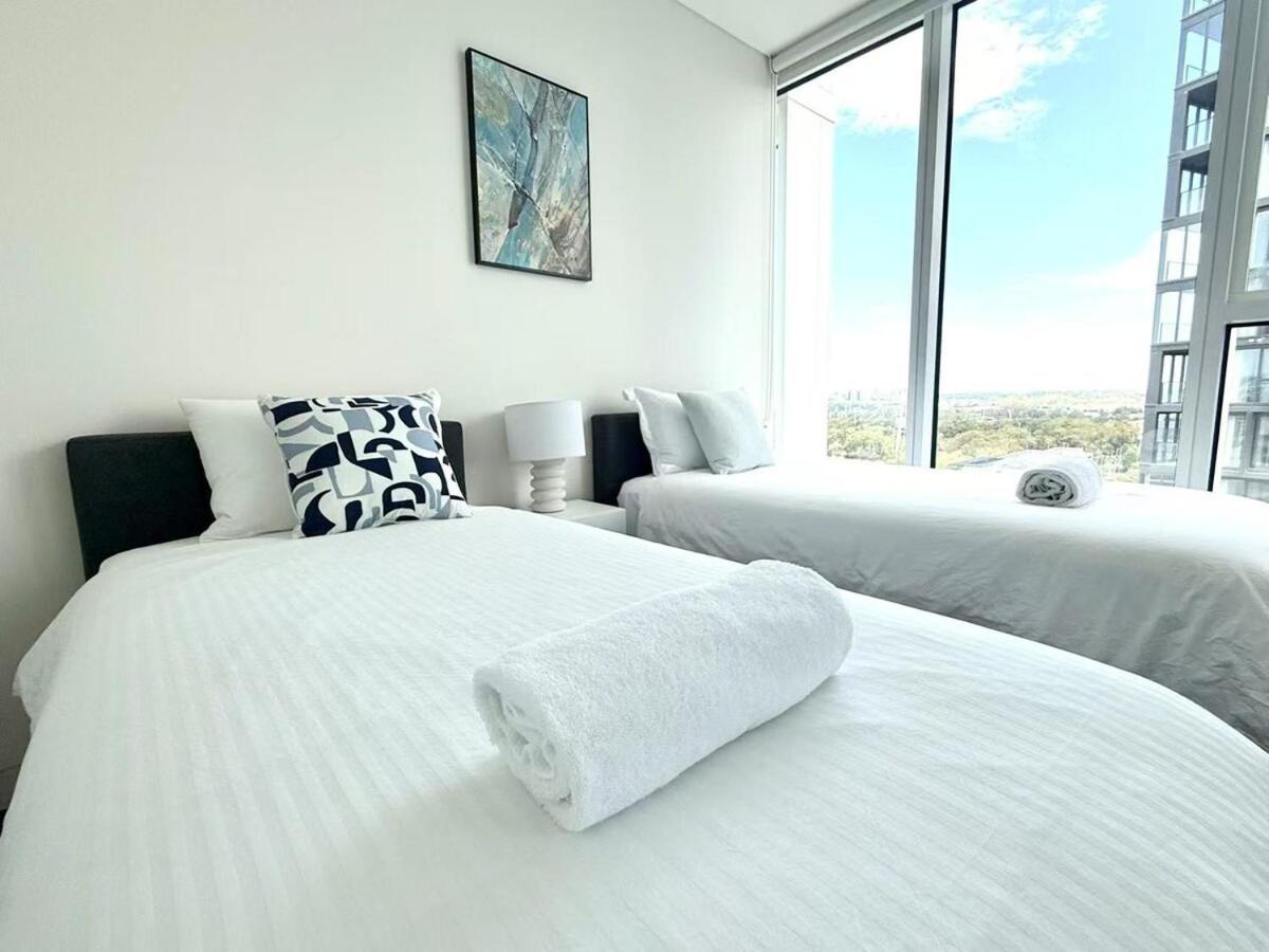 Olympic Park Gem 2 Bedroom -pool Gym Parking
