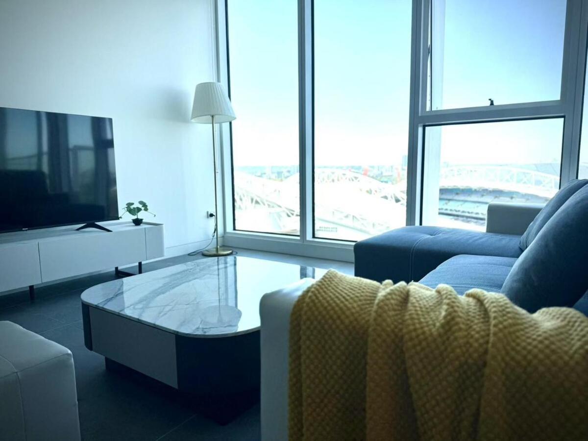Olympic Park Gem 2 Bedroom -pool Gym Parking Sydney
