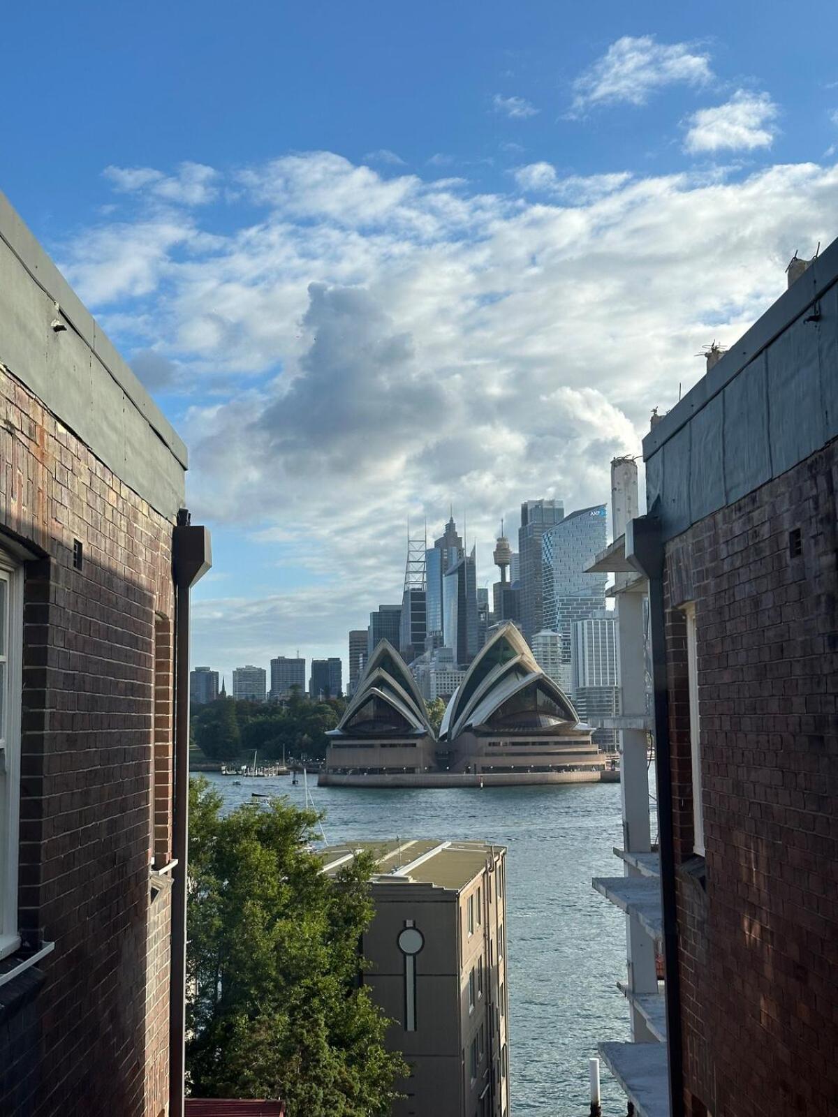 Peaceful Unit Facing Opera House Sidney