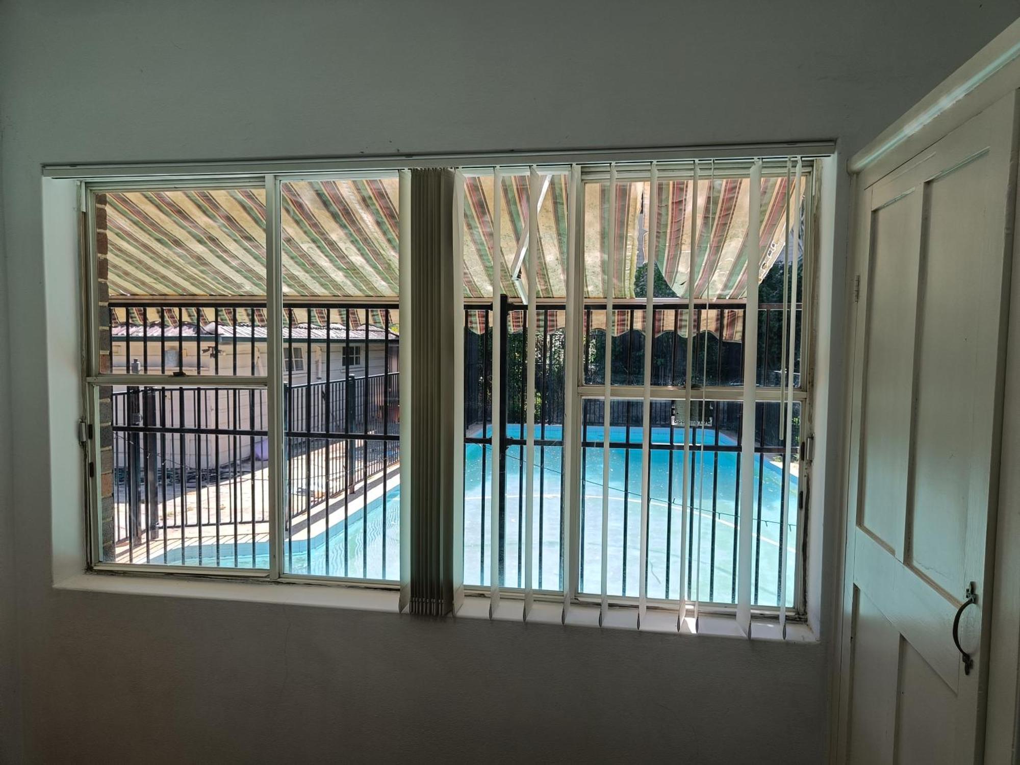 Homestay Cozy Queen With Pool View - C1 Sydney