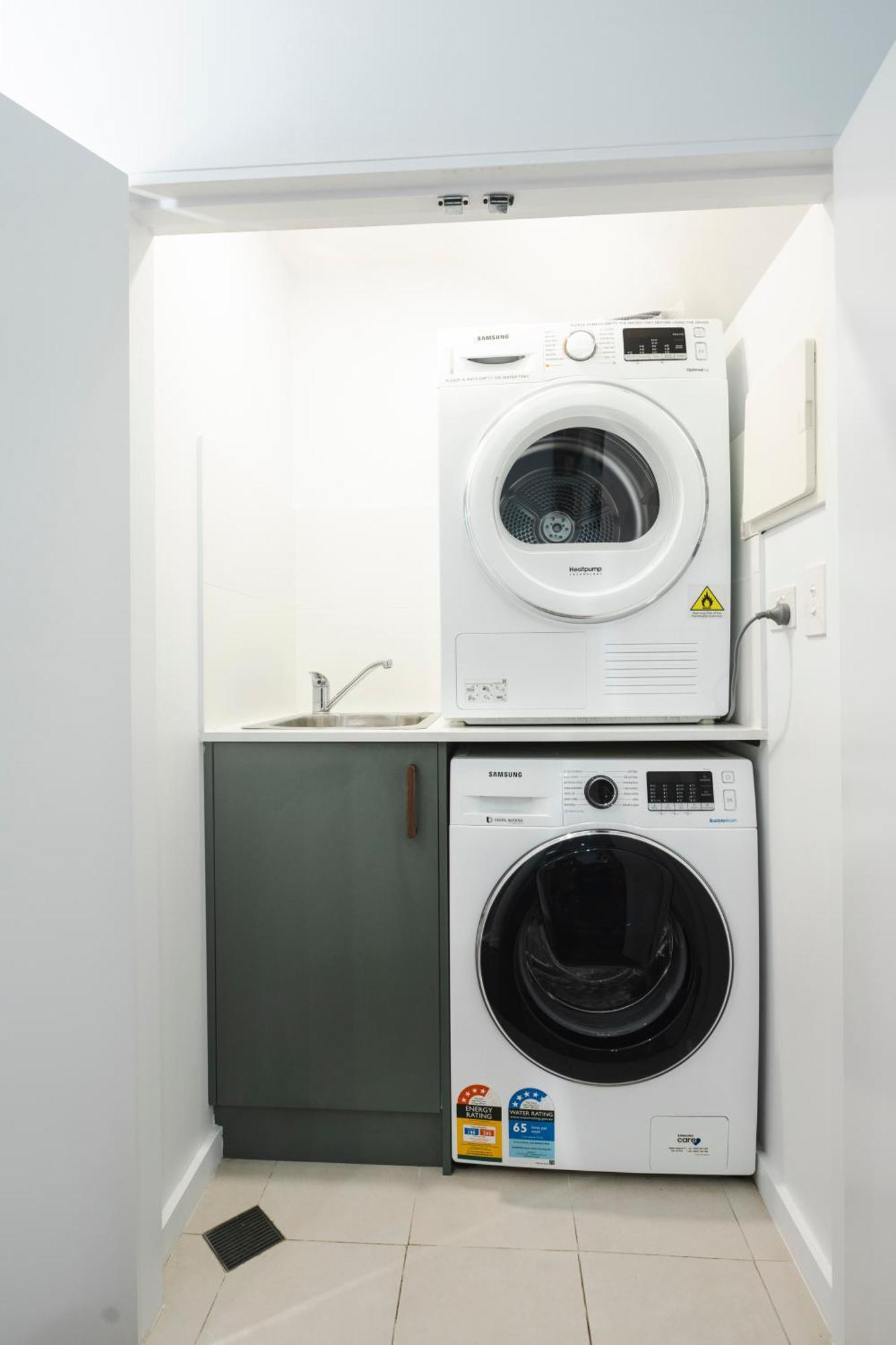 Bushland Setting Close To Cbd- Stand Alone Apartment *