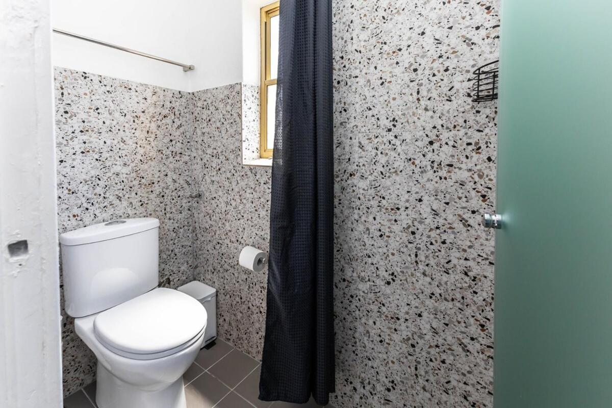 Affordable In Fantastic Location Apartment Sydney