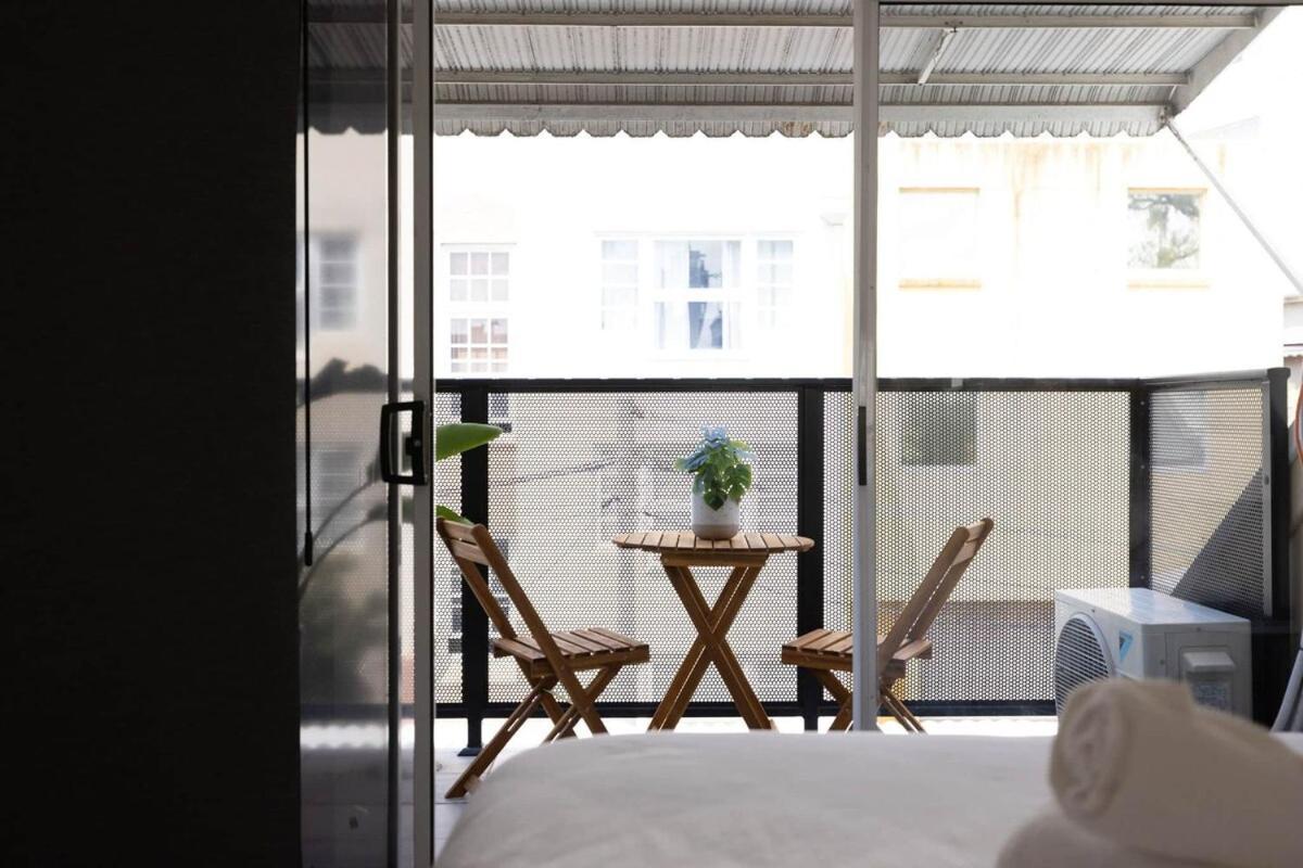 Cozy For 8 People Sydney