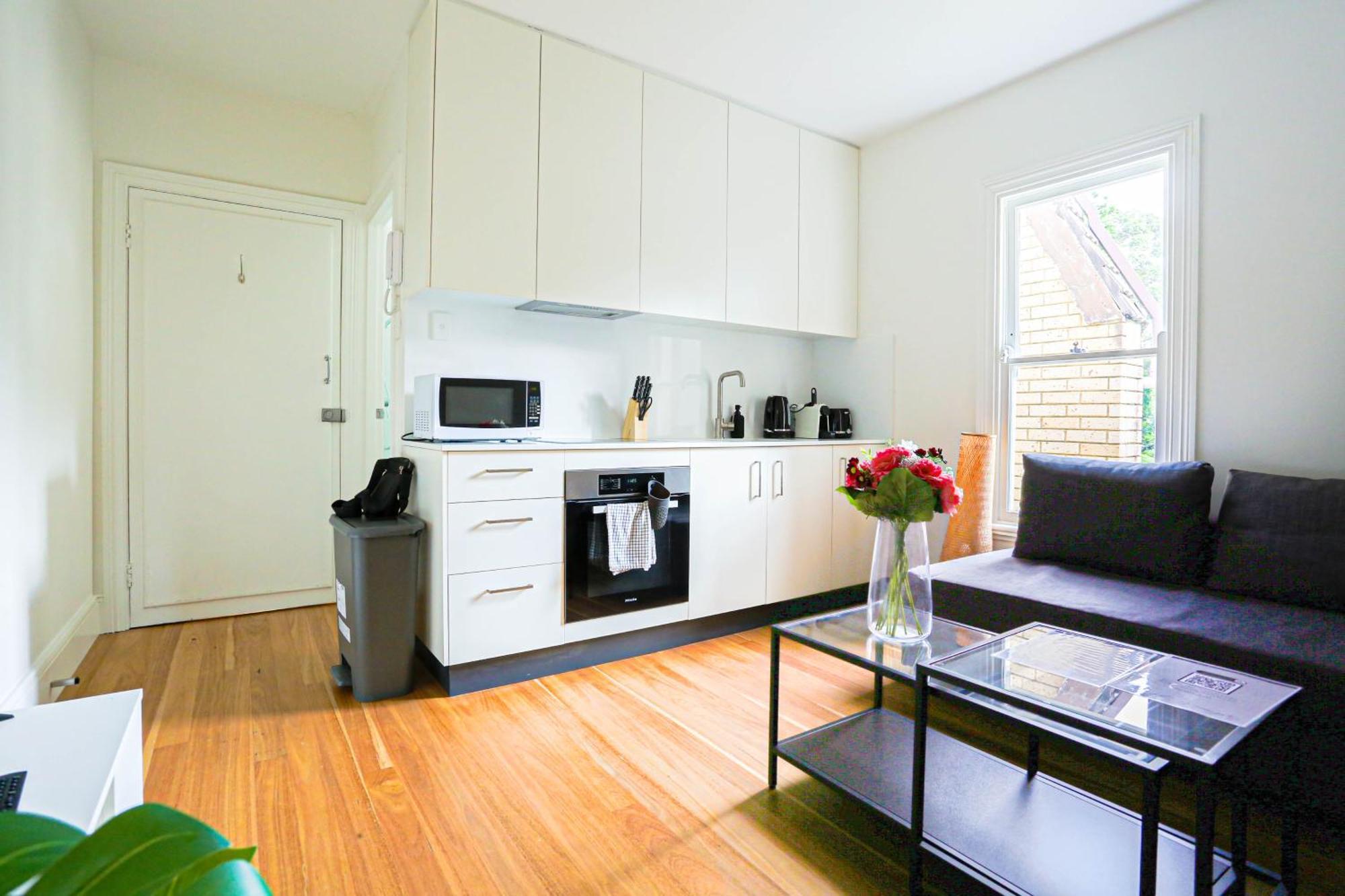 Elegant 1 Bedroom With Balcony Surry Hills 4 Apartment Sydney