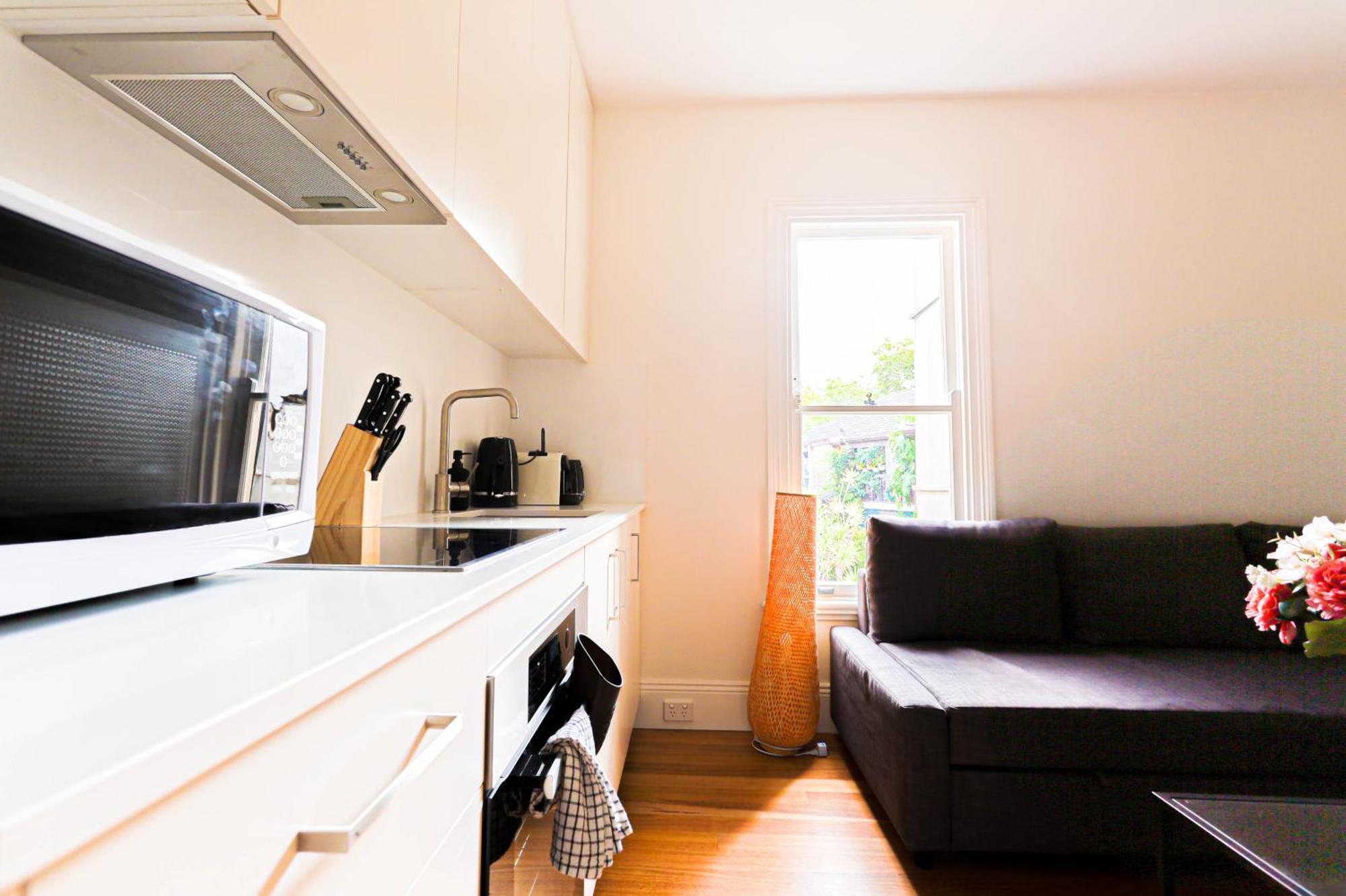 Elegant 1 Bedroom With Balcony Surry Hills 4 Apartment Sydney