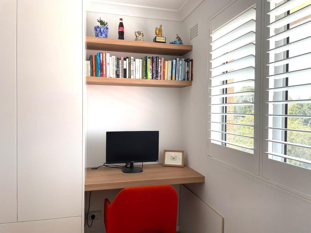 Light-filled In Bronte Apartment