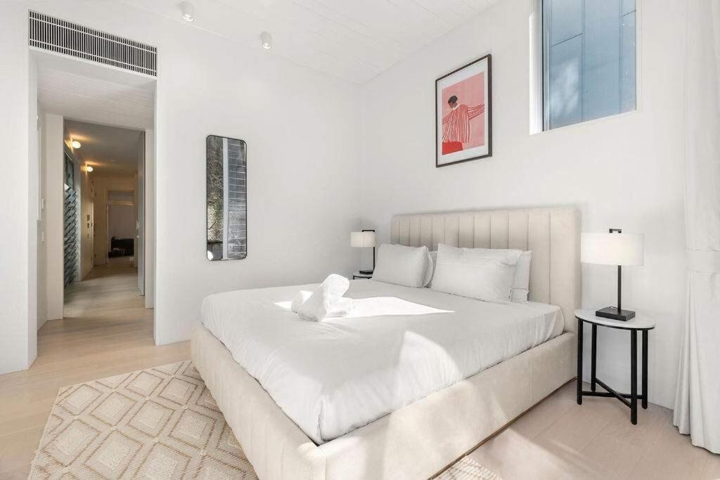 Ground-floor Retreat In Dawes Point Apartment Sydney