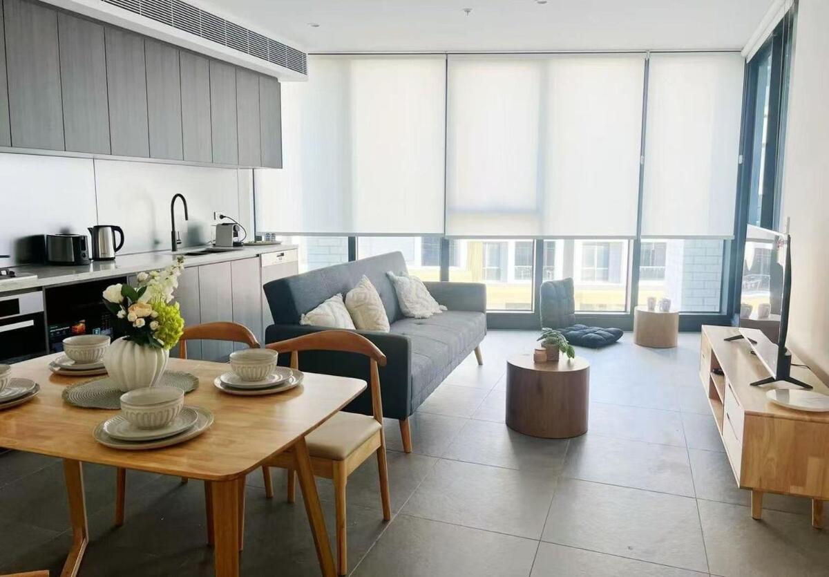 Stylish 2 Beds Apt In Olympic Park Apartment