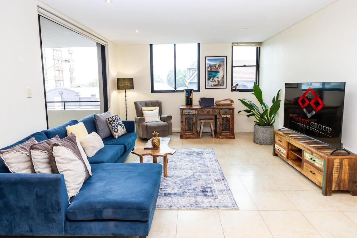 Bright & Spacious 2 Bdr W Pool Parking Balcony Ac Apartment