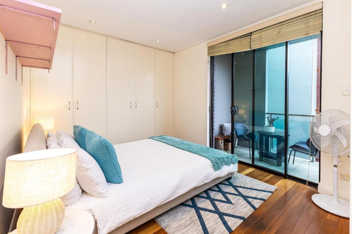 Bright & Spacious 2 Bdr W Pool Parking Balcony Ac Apartment Sydney