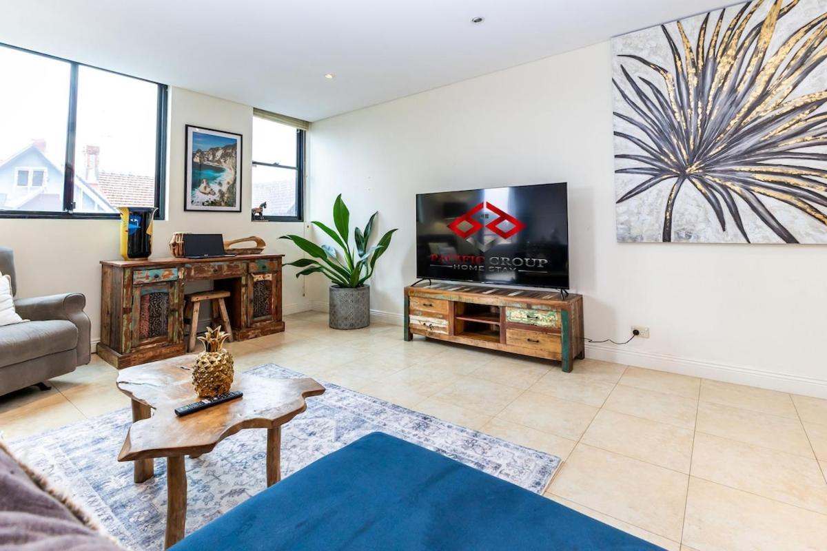 Bright & Spacious 2 Bdr W Pool Parking Balcony Ac *