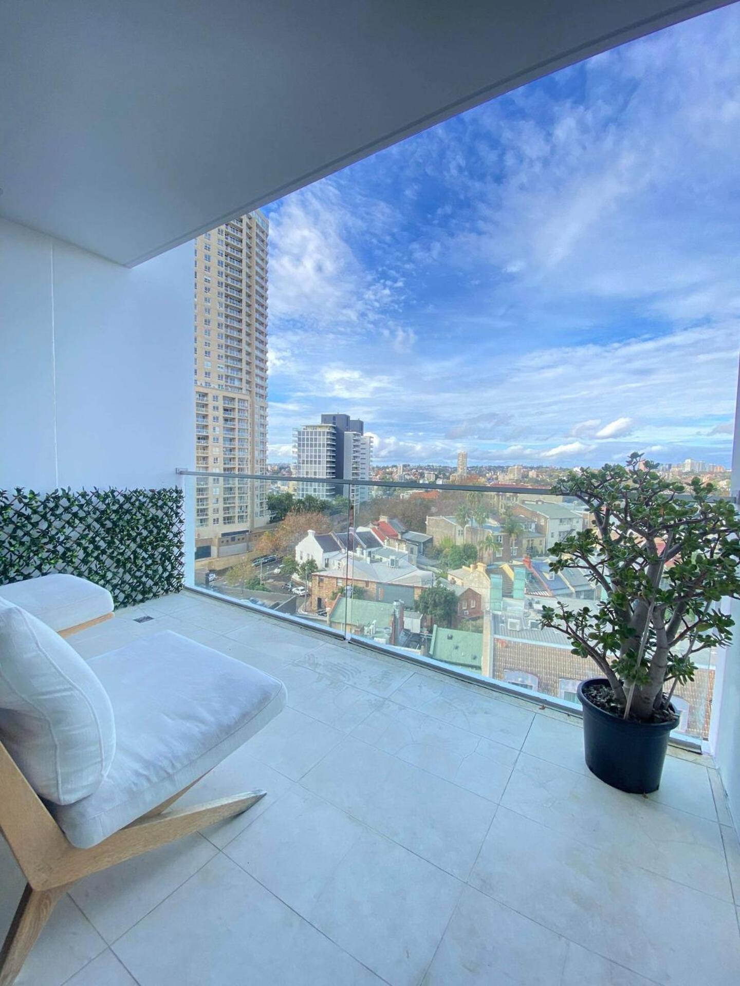 Stylish 2 Bed +24/7 Concierge + Pool + Sauna Apartment Sydney