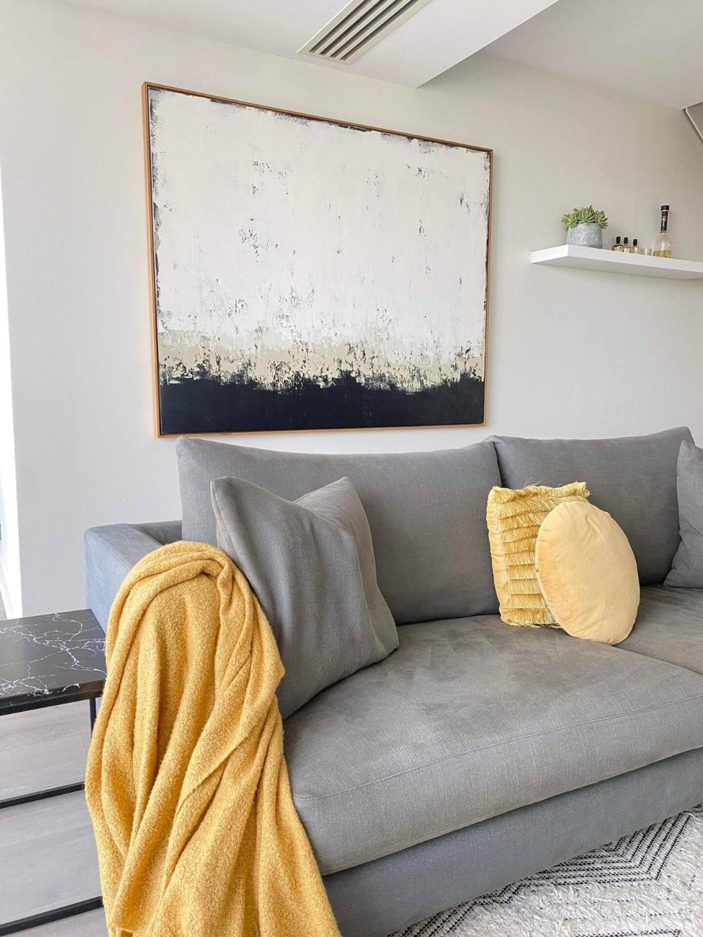 Stylish 2 Bed +24/7 Concierge + Pool + Sauna *