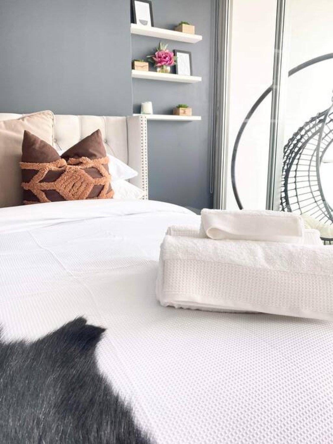 Stylish 2 Bed +24/7 Concierge + Pool + Sauna