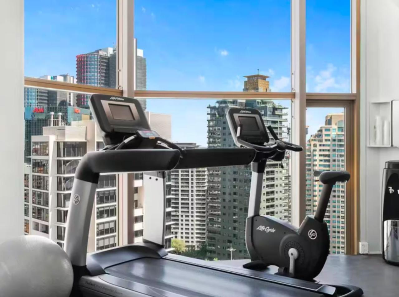 Apartment With Pool, Sauna & Gym!