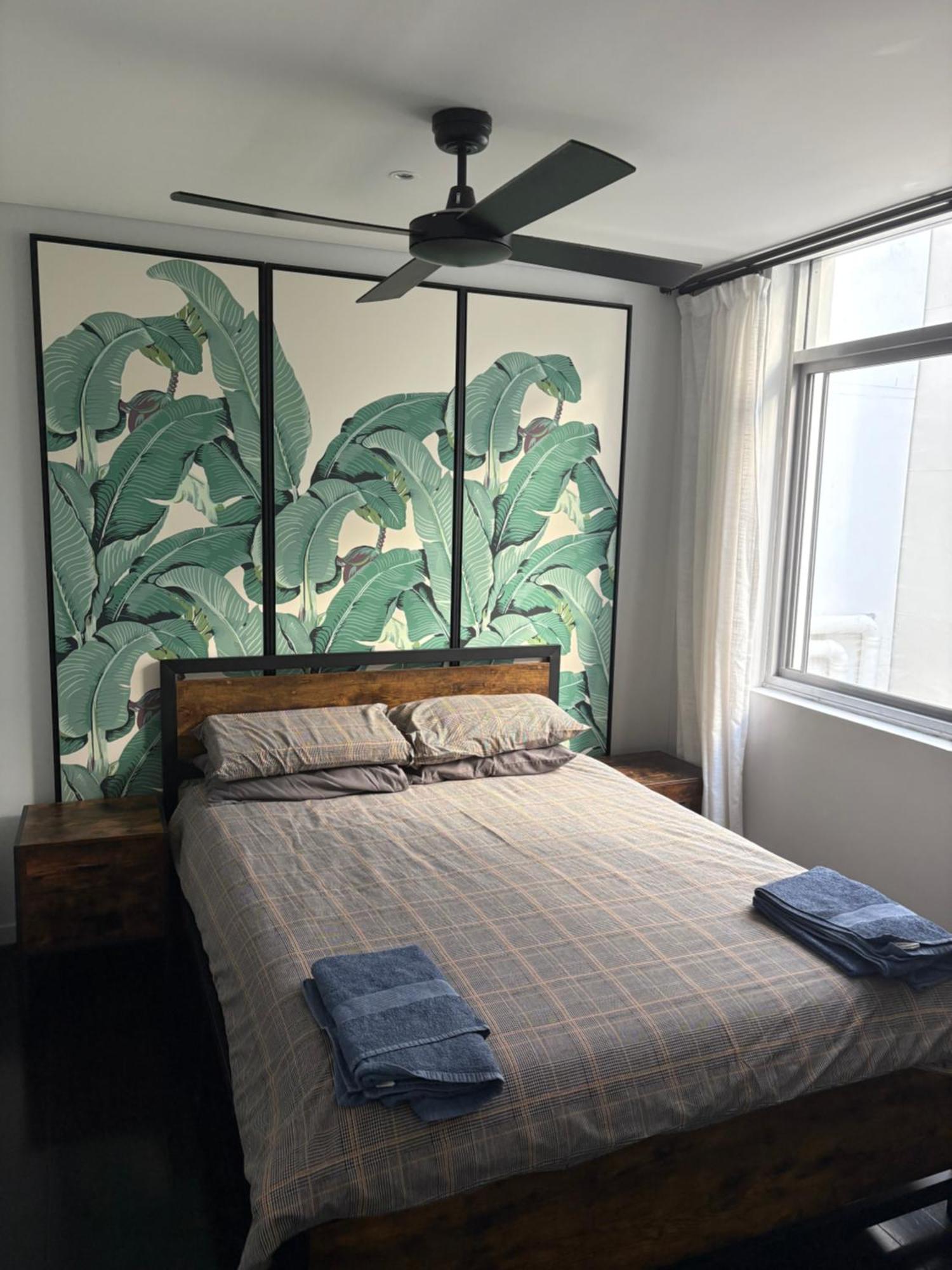 A Modern Two Bedroom Apartment! Quiet, Secure And 1 Minute Walk To Bondi Beach! Sidney