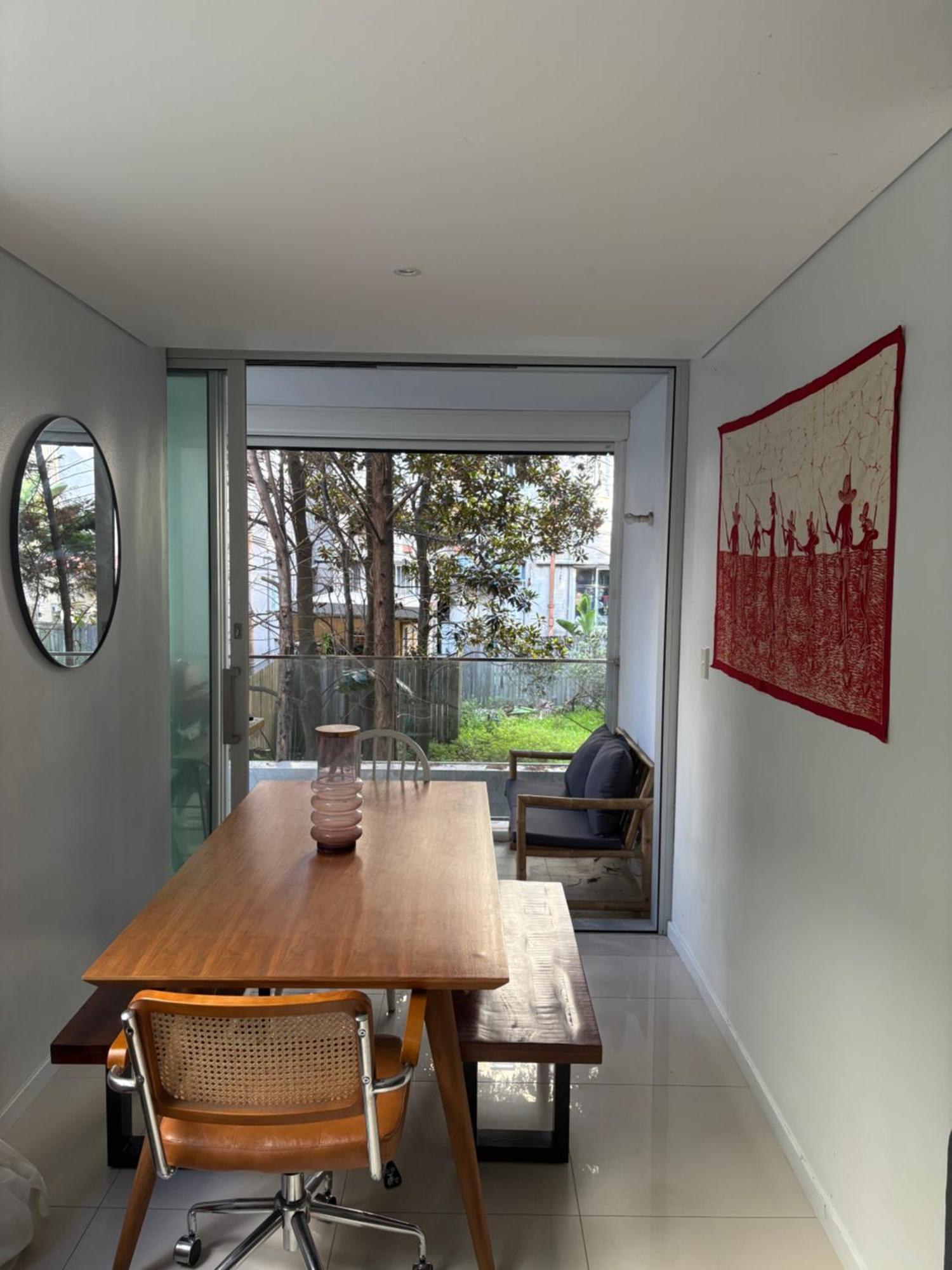A Modern Two Bedroom Apartment! Quiet, Secure And 1 Minute Walk To Bondi Beach! * Sidney
