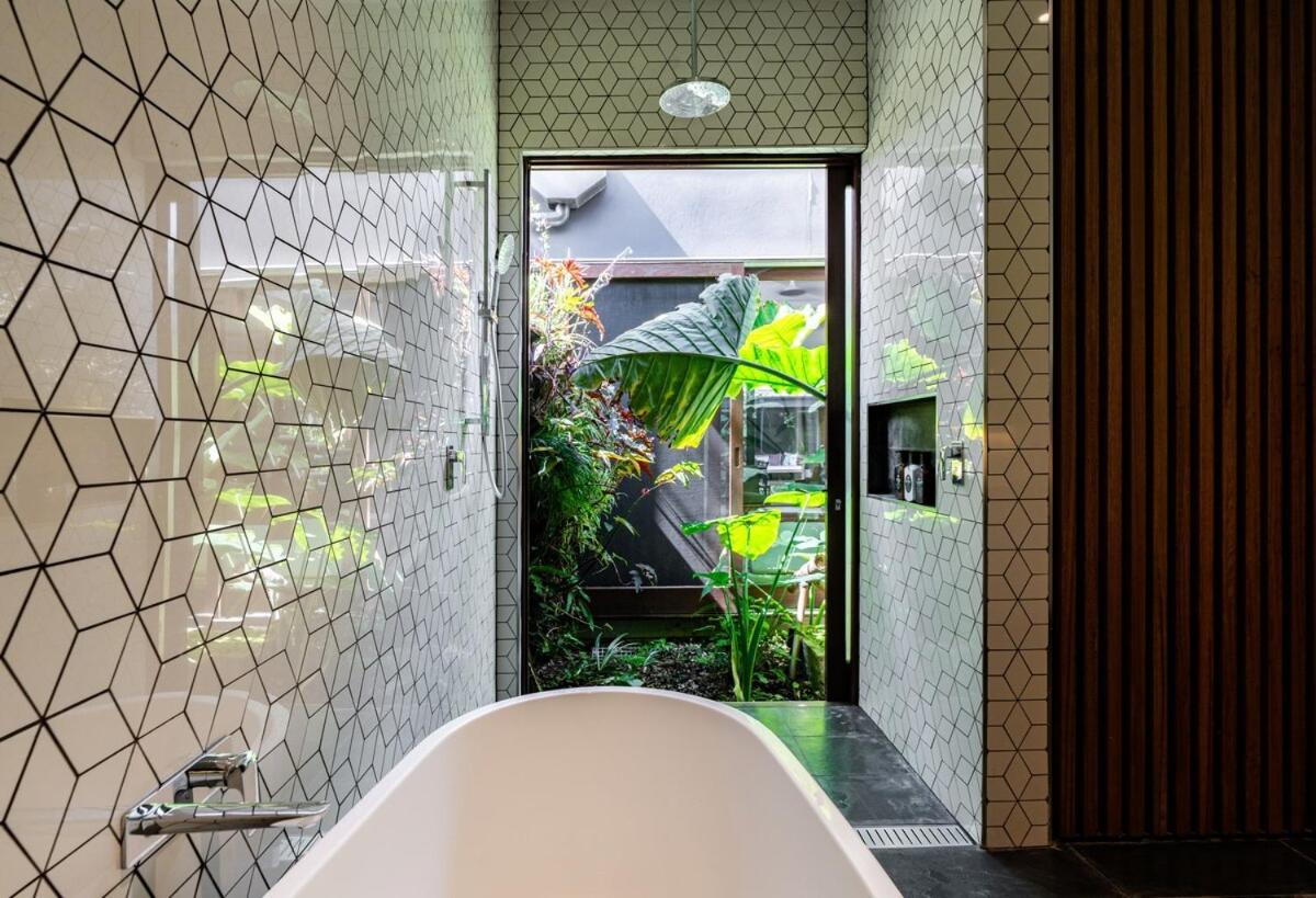 Holiday home Long Term Listing For Catherine 3br In Lilyfield With Fireplace Sydney
