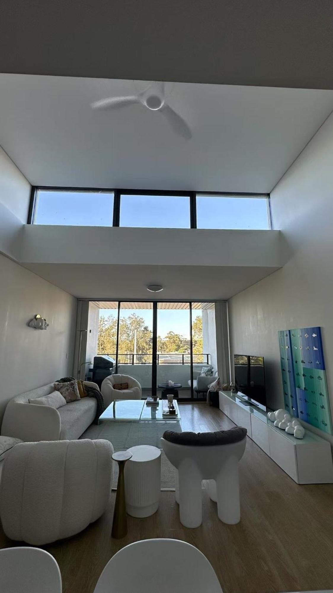 Macquarie Sunlit Urban Northern Apartment *