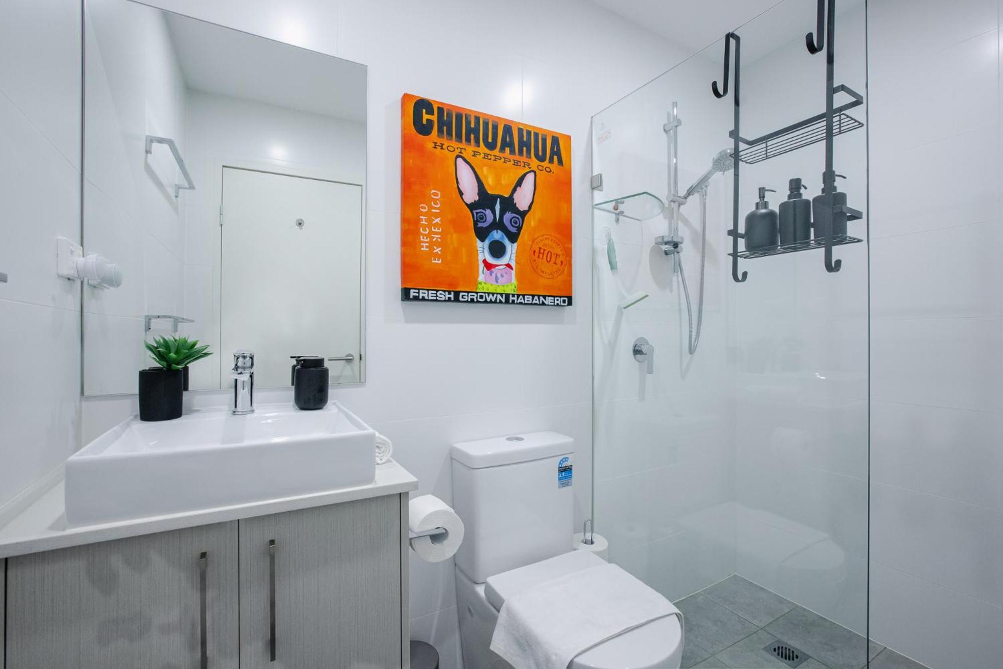 Cosy Mortdale Stylish 1 Bdrm With Parking Apartment *