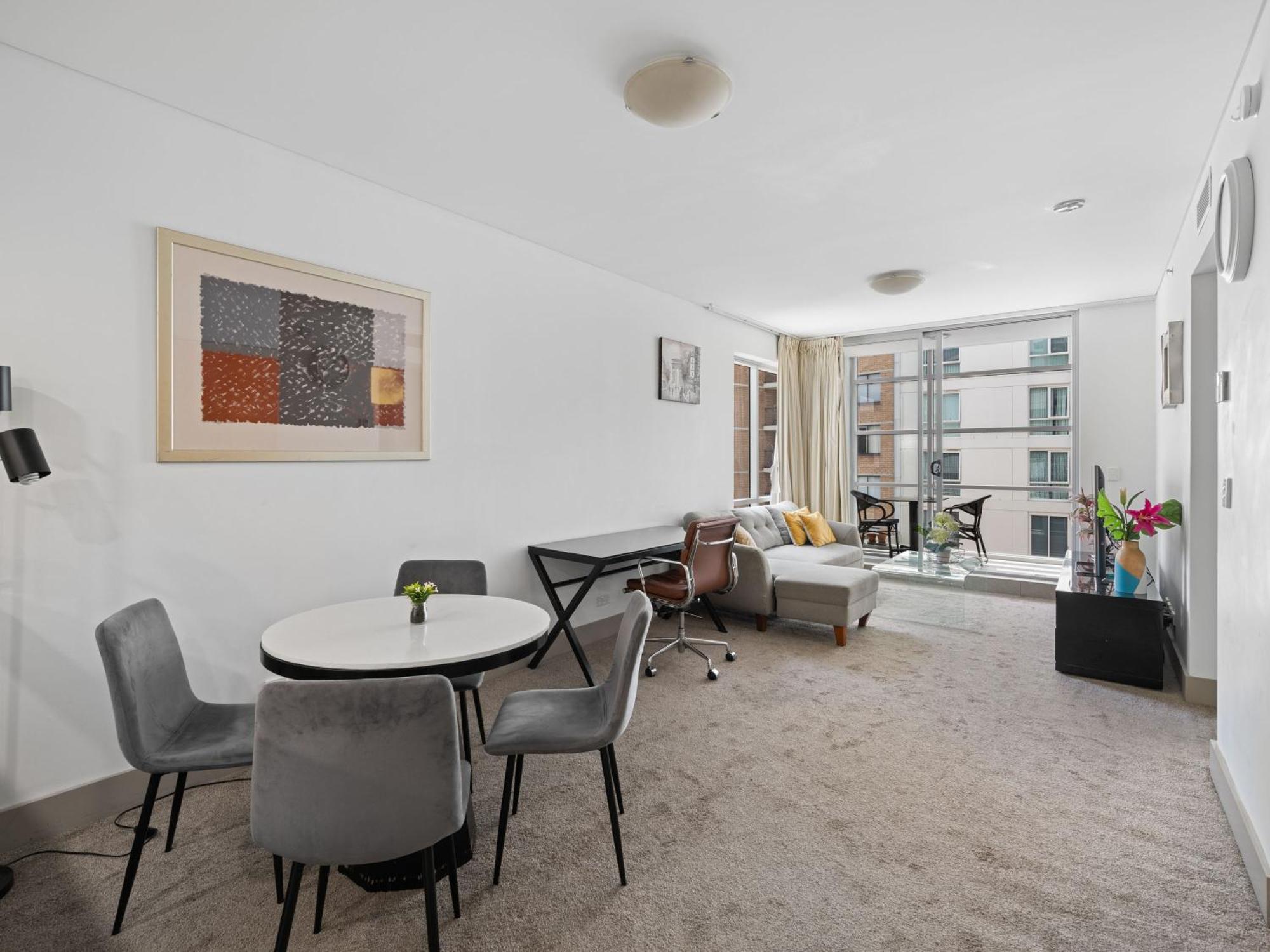 Vibrant 2bd Hideaway - 1 Bd Converted From A Study Apartment Sydney