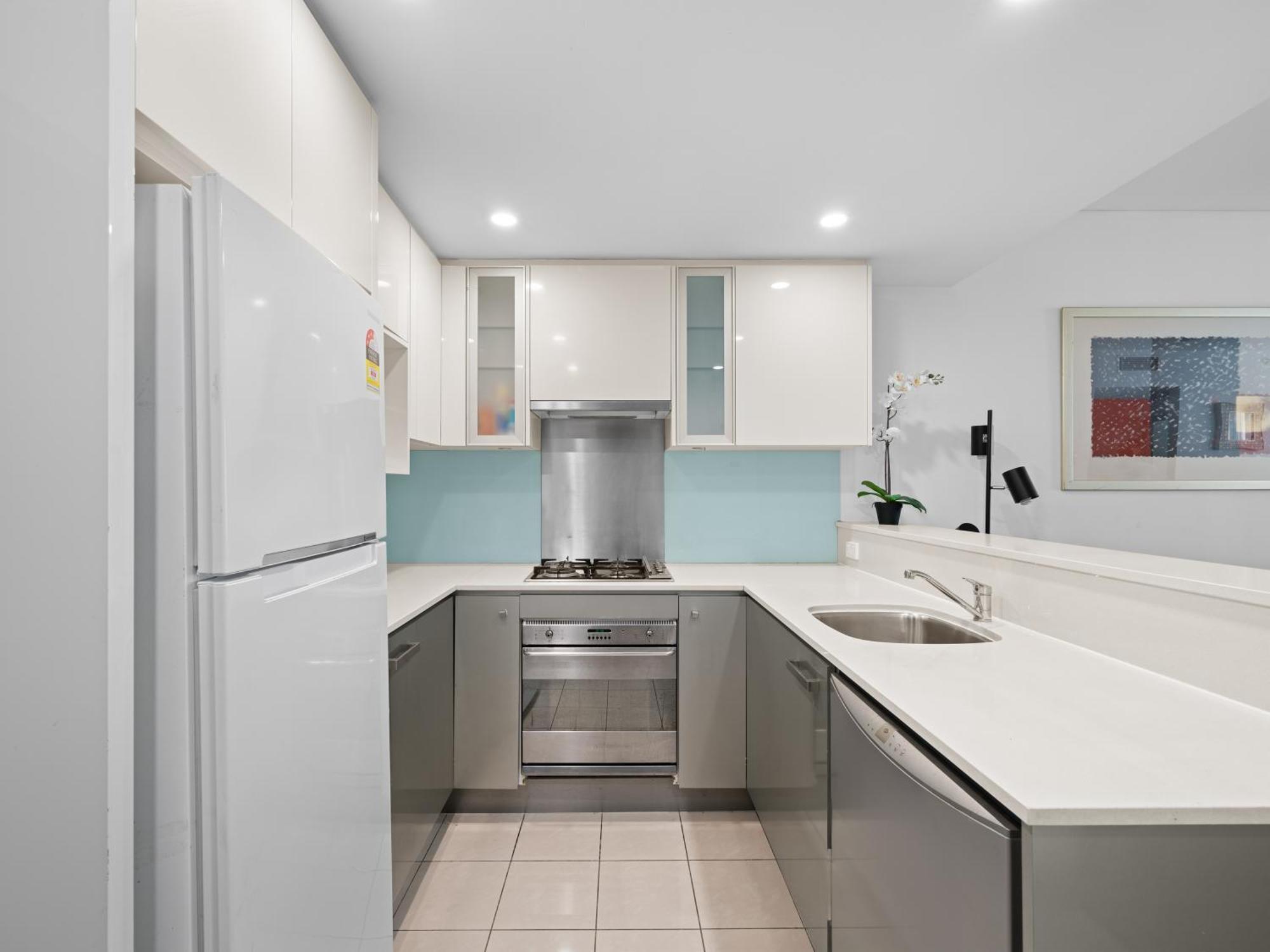Apartment Vibrant 2bd Hideaway - 1 Bd Converted From A Study *