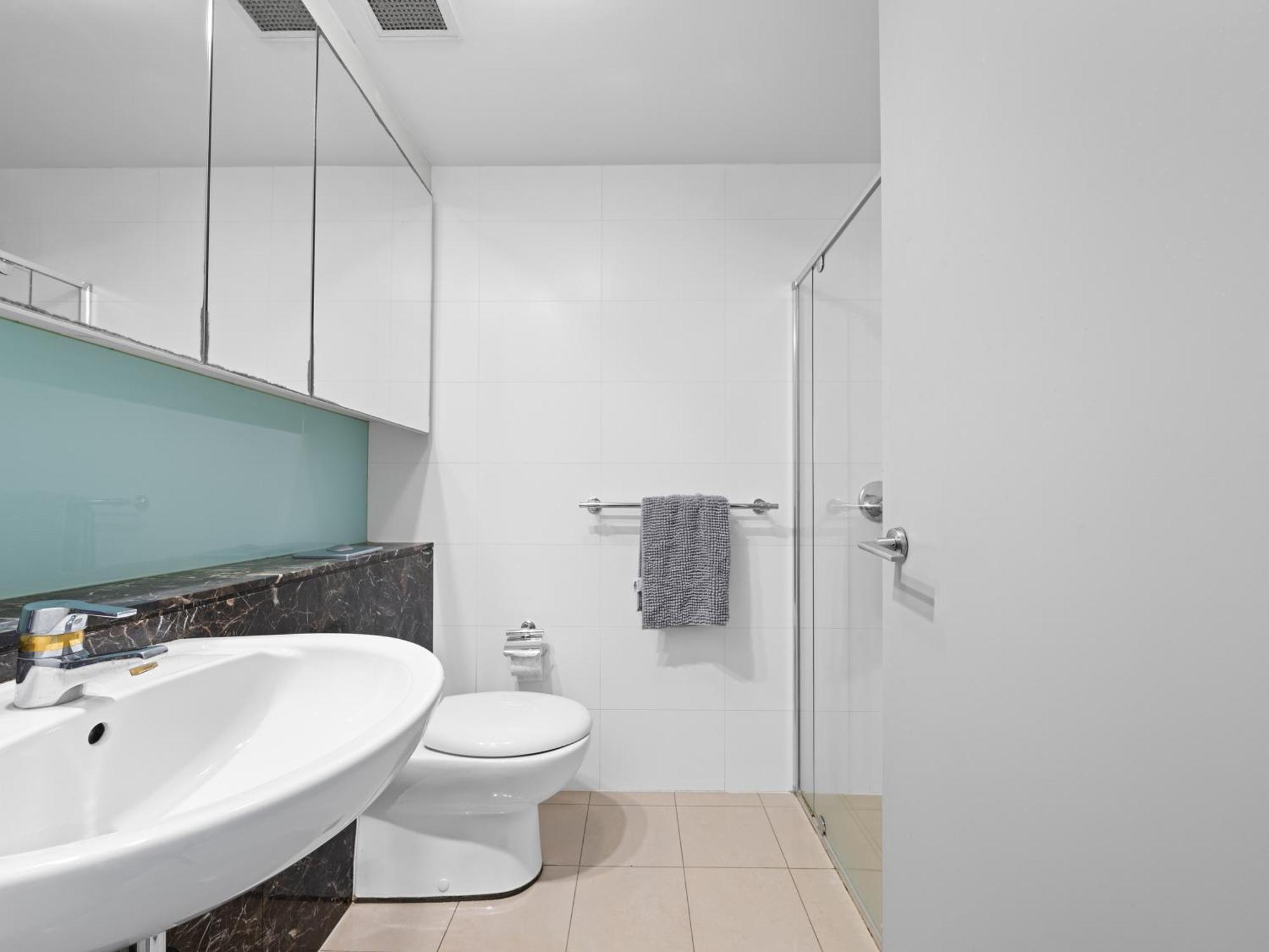 Vibrant 2bd Hideaway - 1 Bd Converted From A Study * Sydney