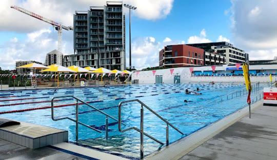 Zetland Near Shops & Train With Gym&pool For 6ppl Sydney