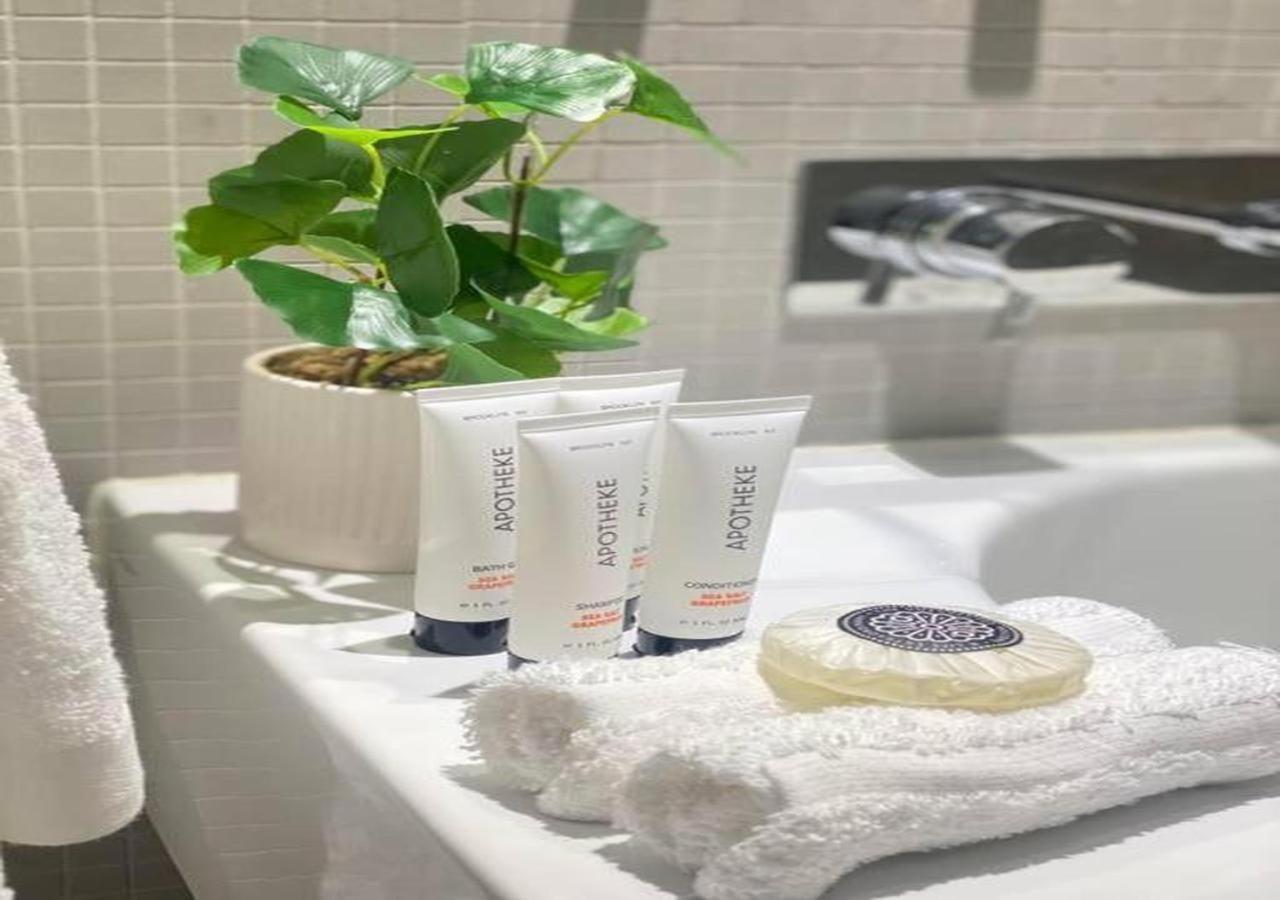 Stylish 2 Bed +24/7 Concierge + Pool + Sauna * Sydney