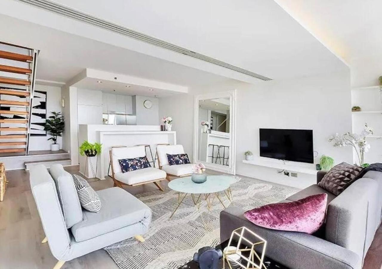 Stylish 2 Bed +24/7 Concierge + Pool + Sauna Apartment *