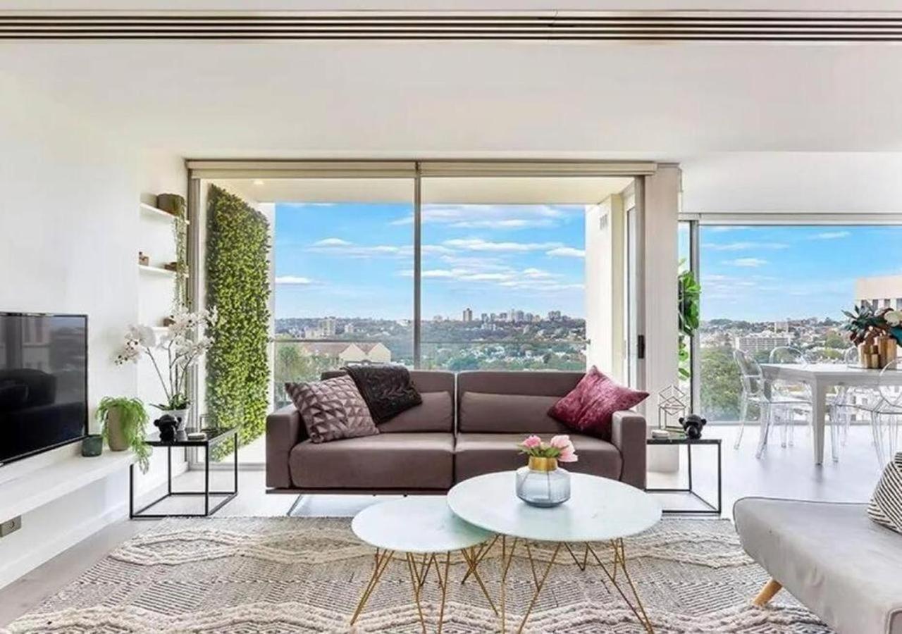 Stylish 2 Bed +24/7 Concierge + Pool + Sauna