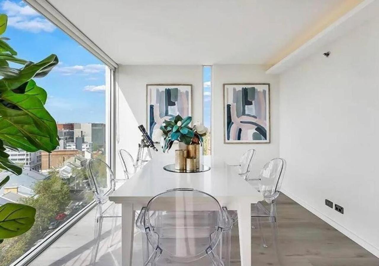 Stylish 2 Bed +24/7 Concierge + Pool + Sauna Apartment