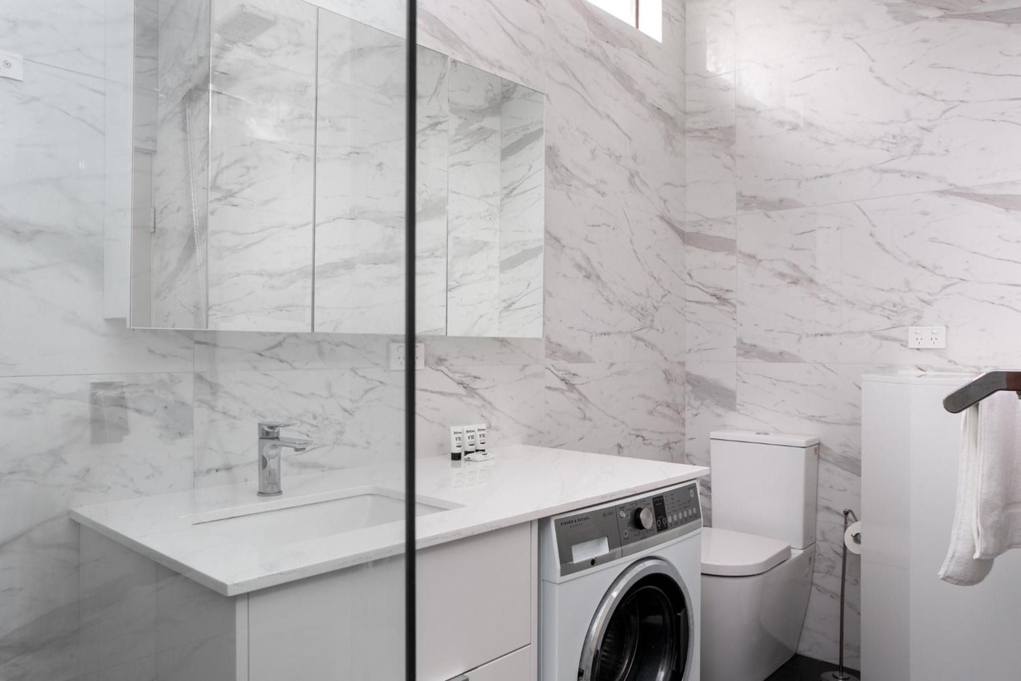 Spacious 3-bed Townhouse In Stylish Balmain Holiday home Sydney