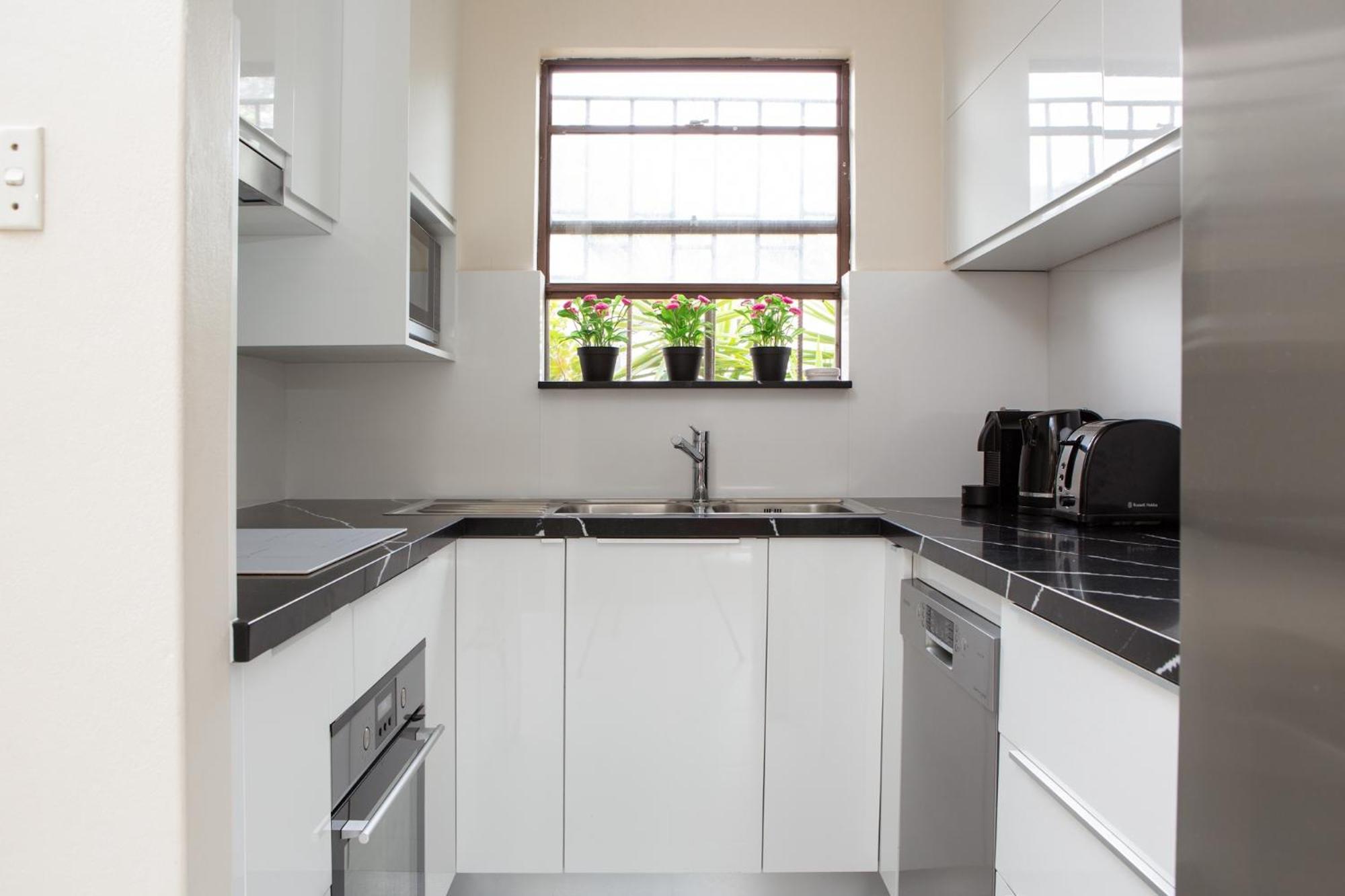 Spacious 3-bed Townhouse In Stylish Balmain Holiday home Sydney