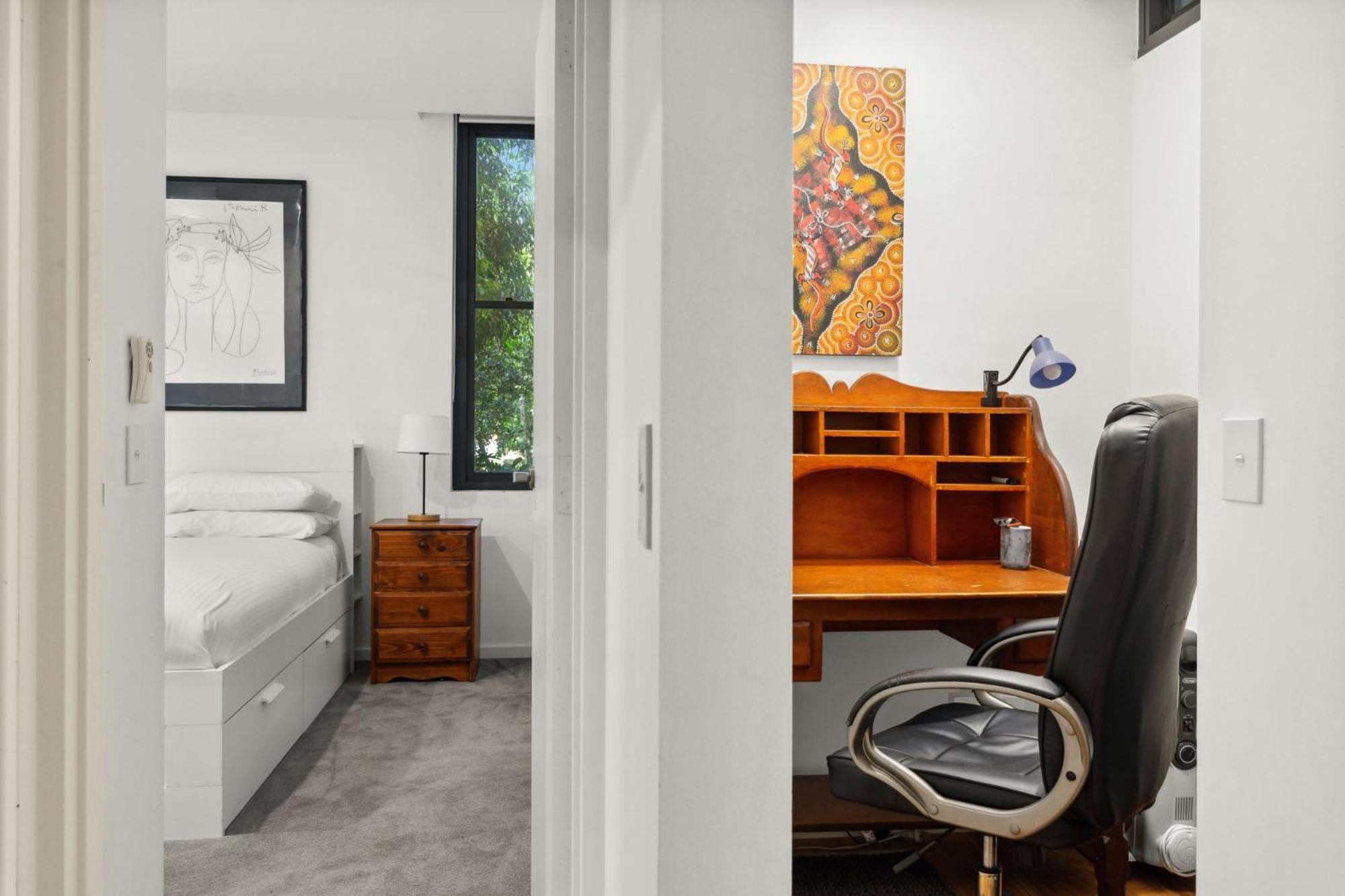 Spacious 2-bed Retreat With Bbq & Courtyard Apartment *
