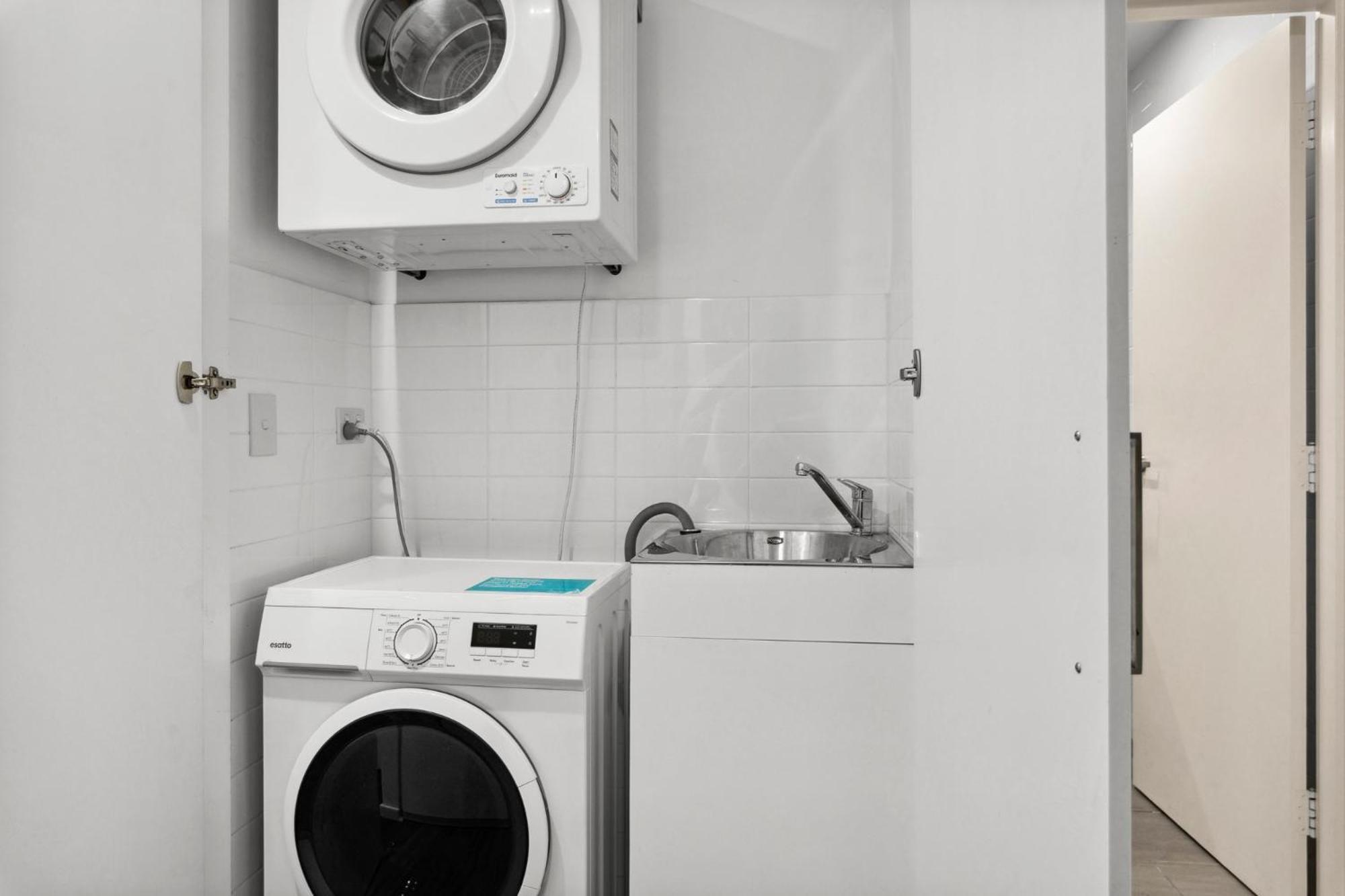 Apartment Spacious 2-bed Retreat With Bbq & Courtyard *