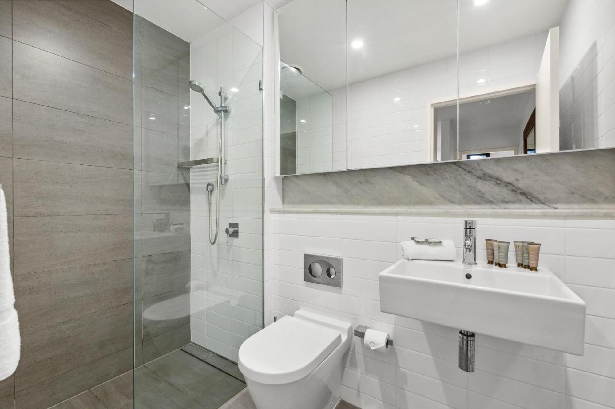 Apartment Spacious 2-bed Retreat With Bbq & Courtyard Sydney