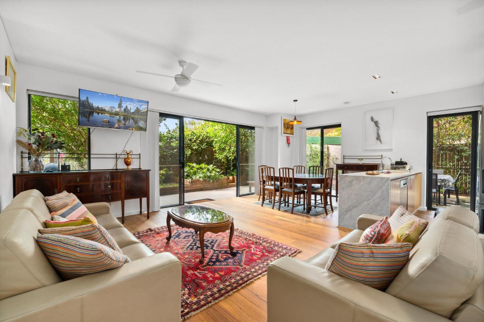 Spacious 2-bed Retreat With Bbq & Courtyard Apartment