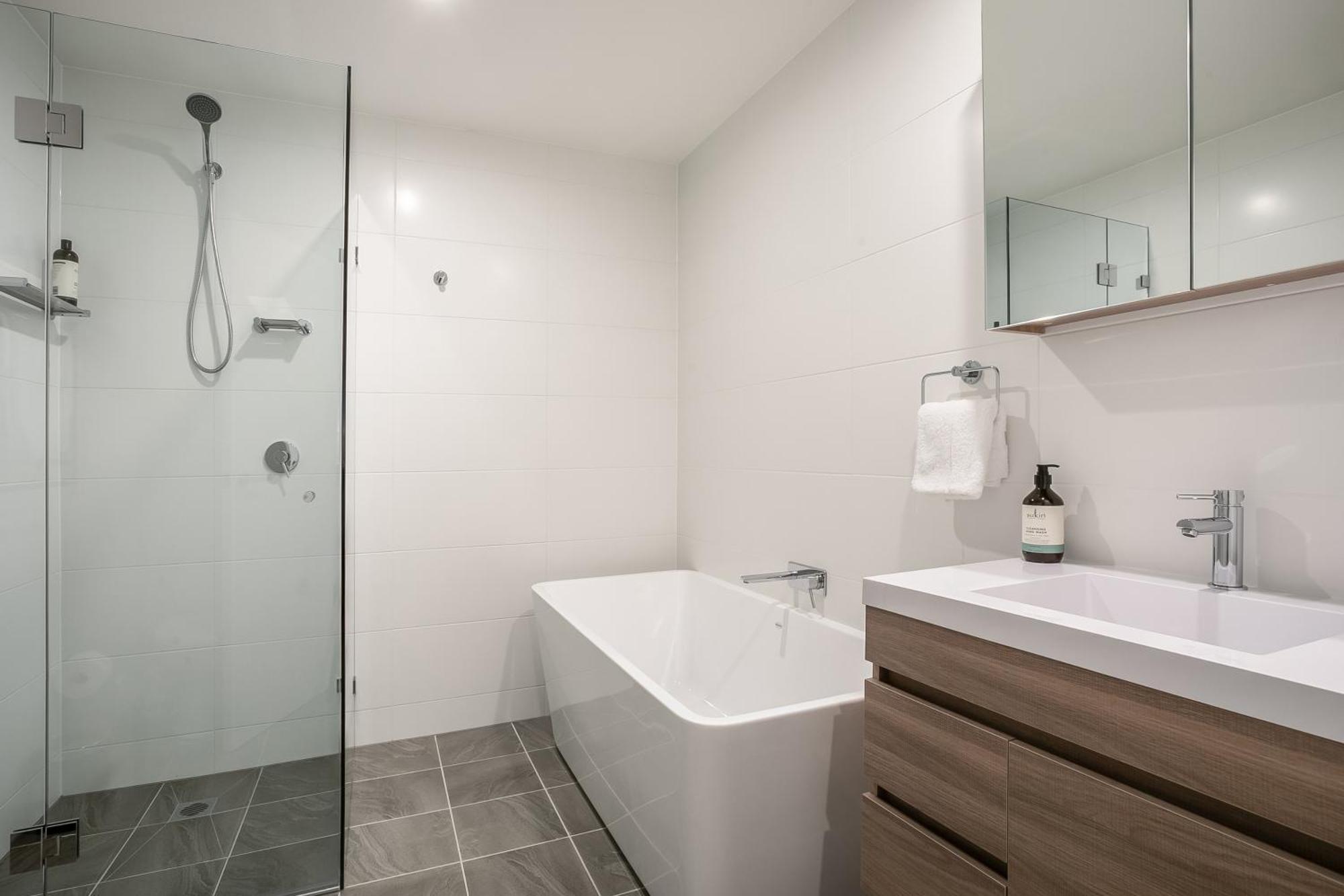 Spacious Penthouse Fabulous Harbour & Ocean Views * Sydney