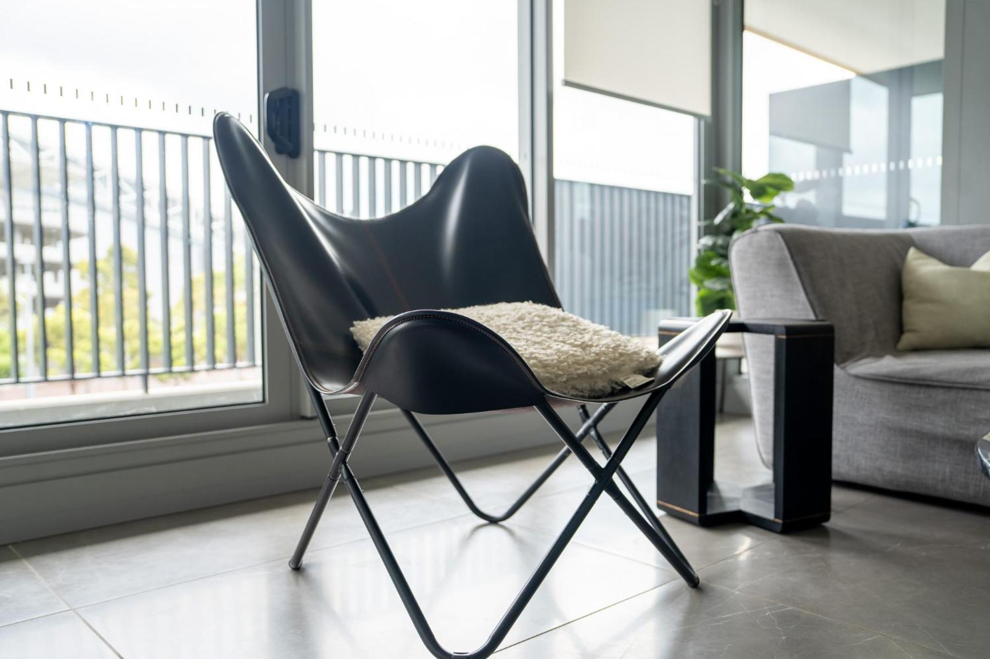 Apartment Modern Minimalist Haven