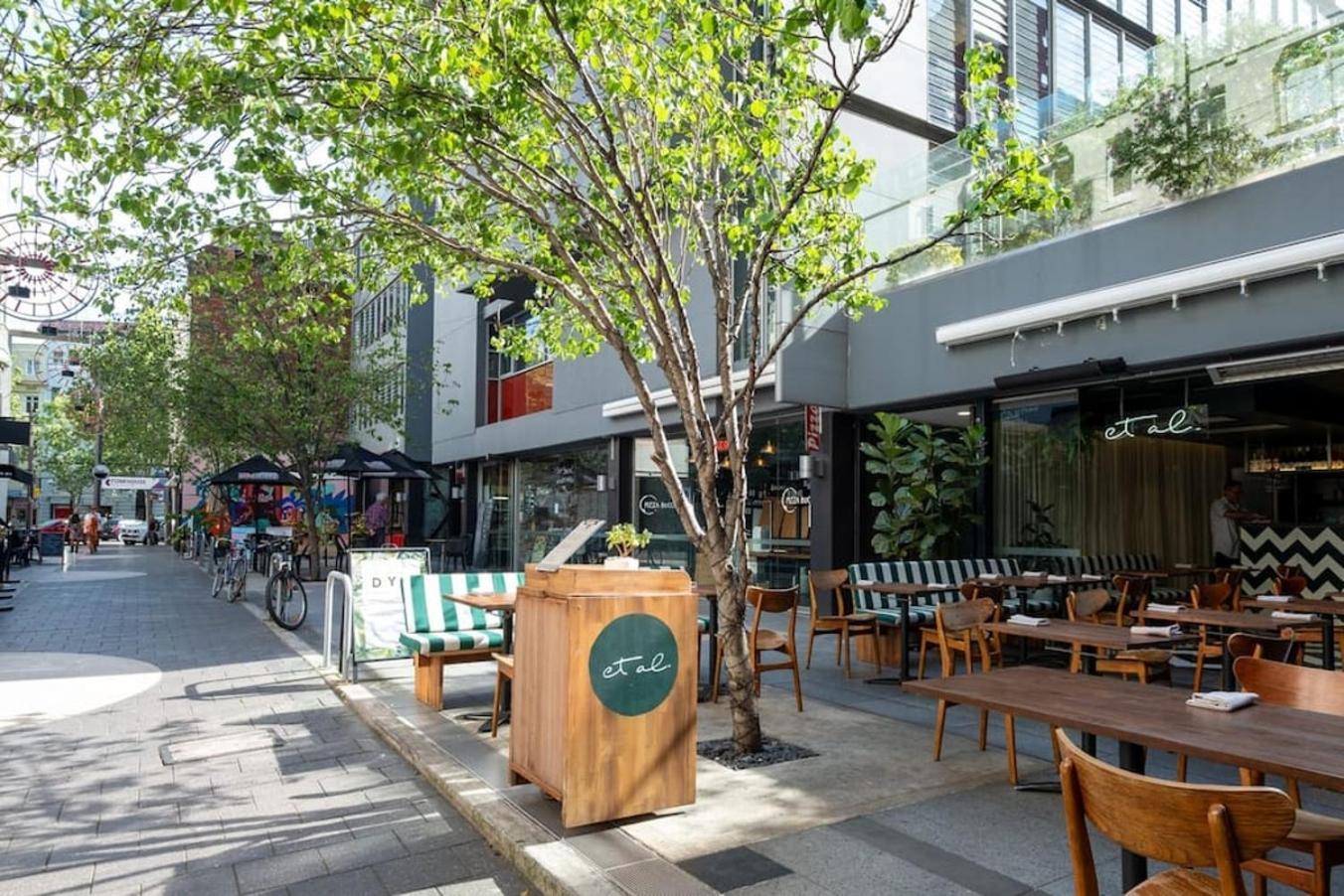St James, Art Deco Dream - 2 Bedrooms W Aircon *