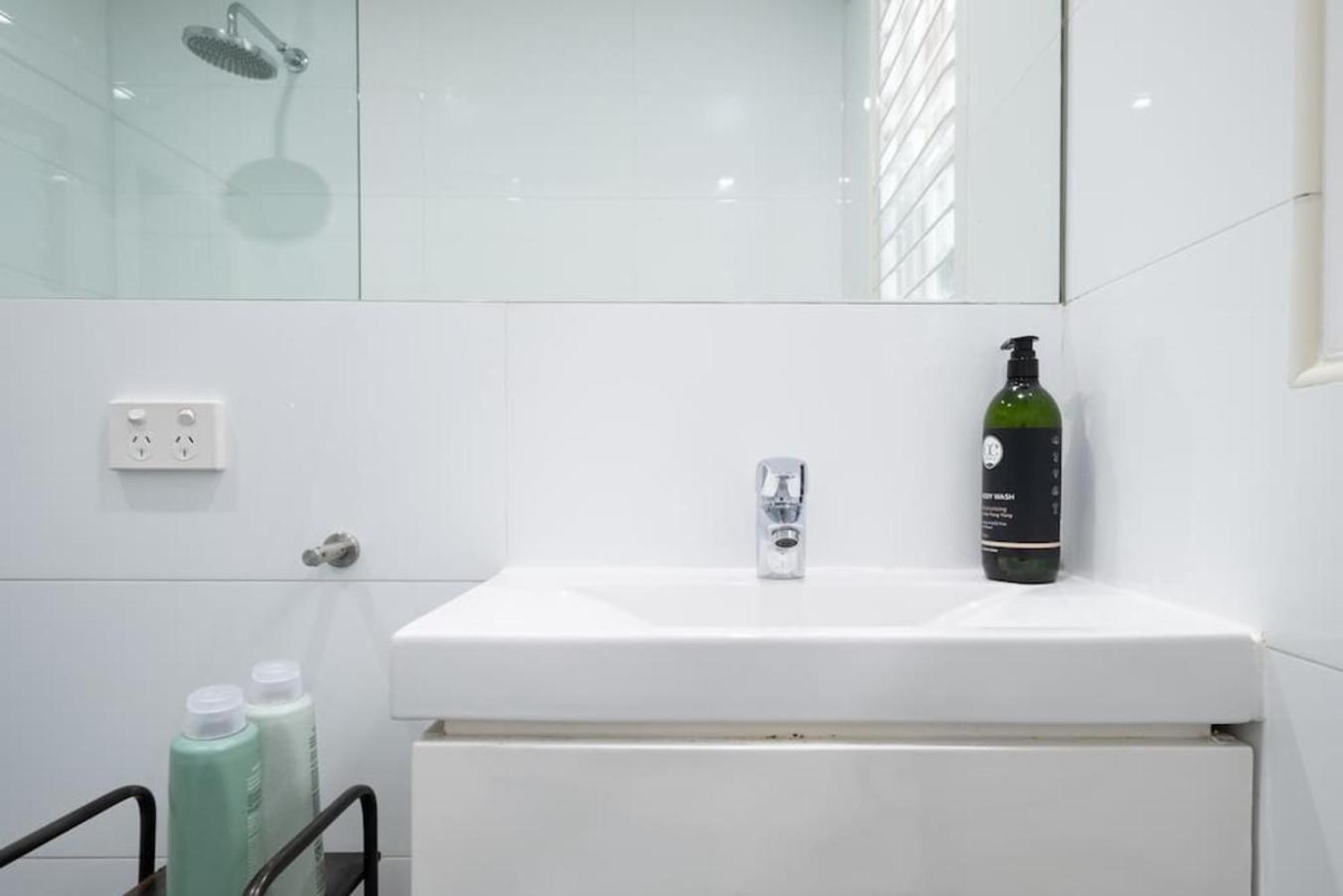St James, Art Deco Dream - 2 Bedrooms W Aircon * Sydney