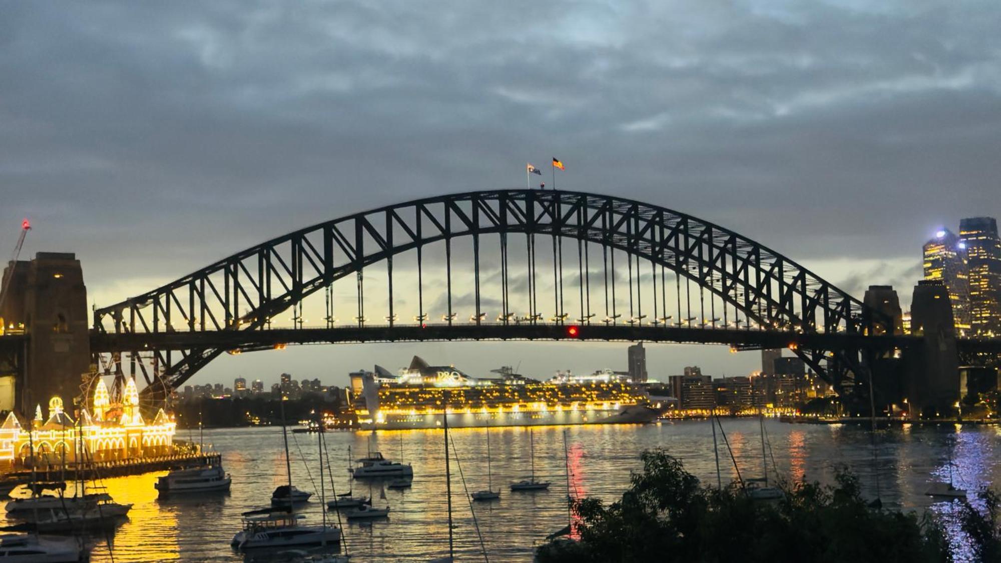 King Bed Harbour View - Captain's Retreat * Sydney